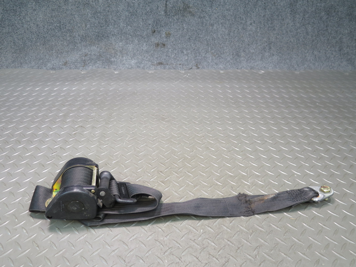 81-85 MERCEDES R107 380SL FRONT RIGHT & LEFT SIDE SEATBELT RETRACTOR SET OEM