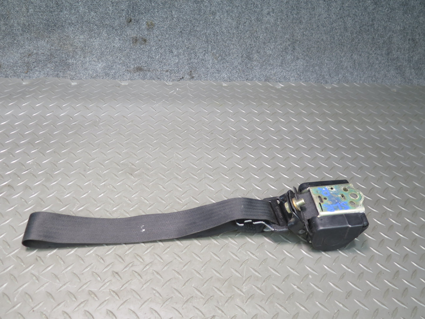 81-85 MERCEDES R107 380SL FRONT RIGHT & LEFT SIDE SEATBELT RETRACTOR SET OEM
