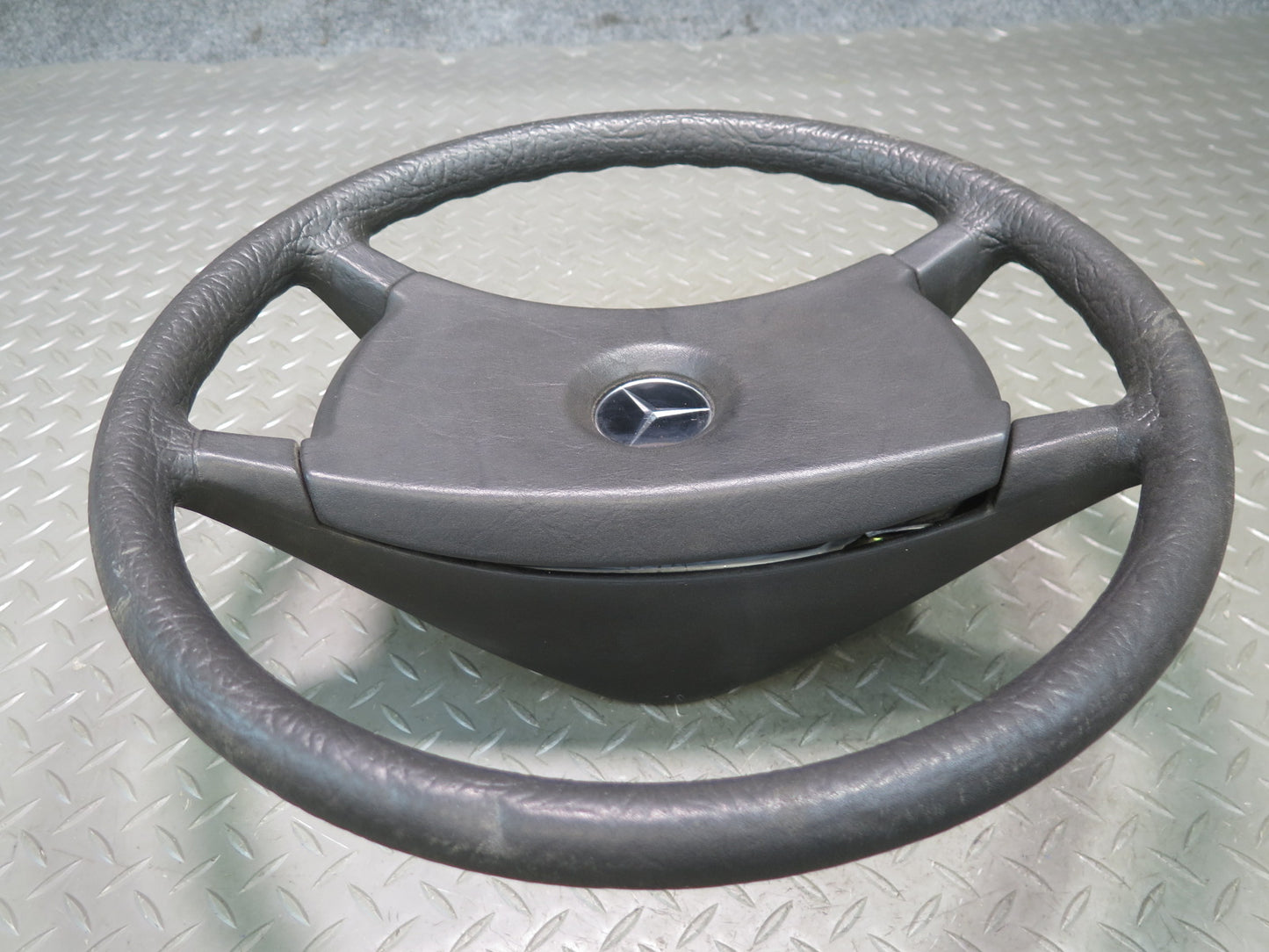 73-85 Mercedes R107 Sl-class Black Steering w Pad Cover OEM