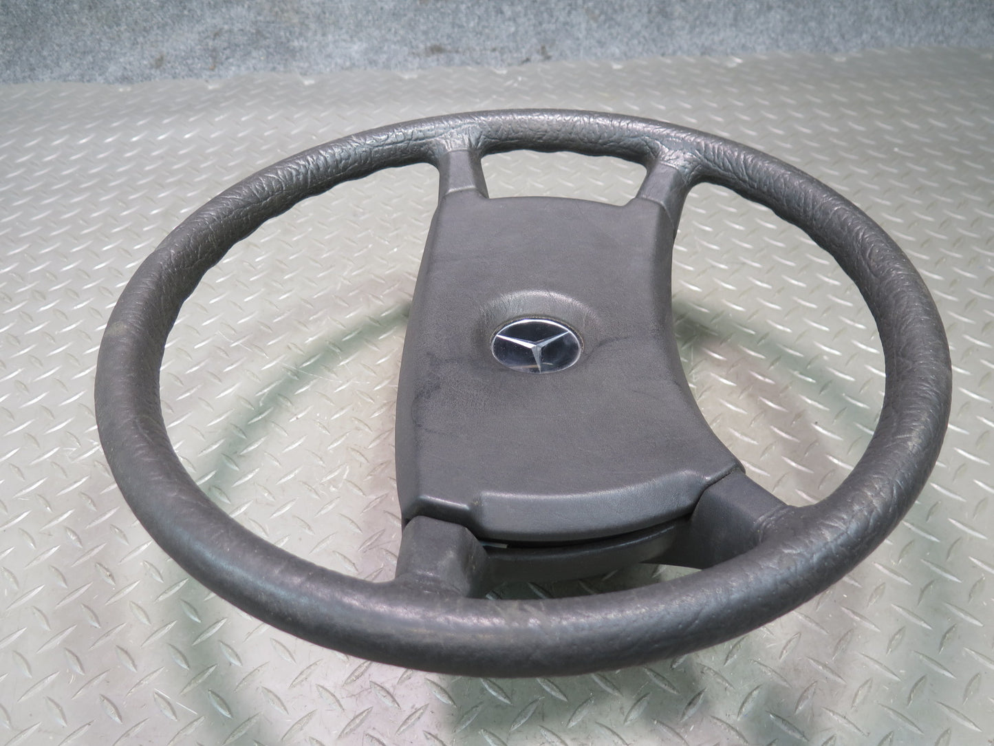 73-85 Mercedes R107 Sl-class Black Steering w Pad Cover OEM