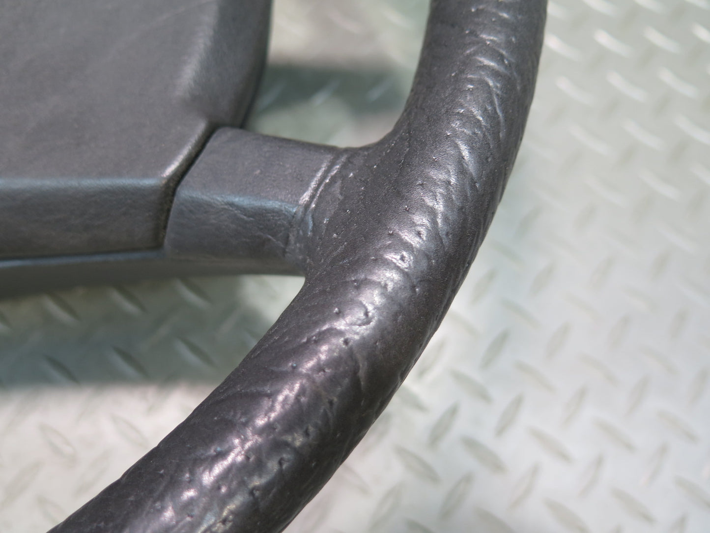 73-85 Mercedes R107 Sl-class Black Steering w Pad Cover OEM