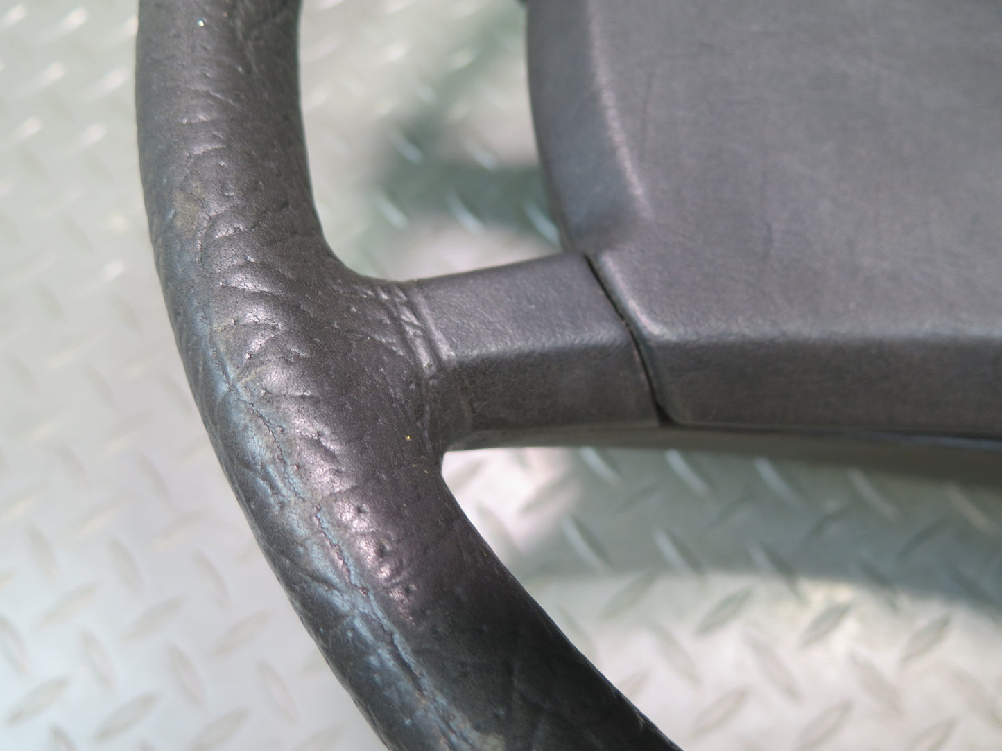 73-85 Mercedes R107 Sl-class Black Steering w Pad Cover OEM