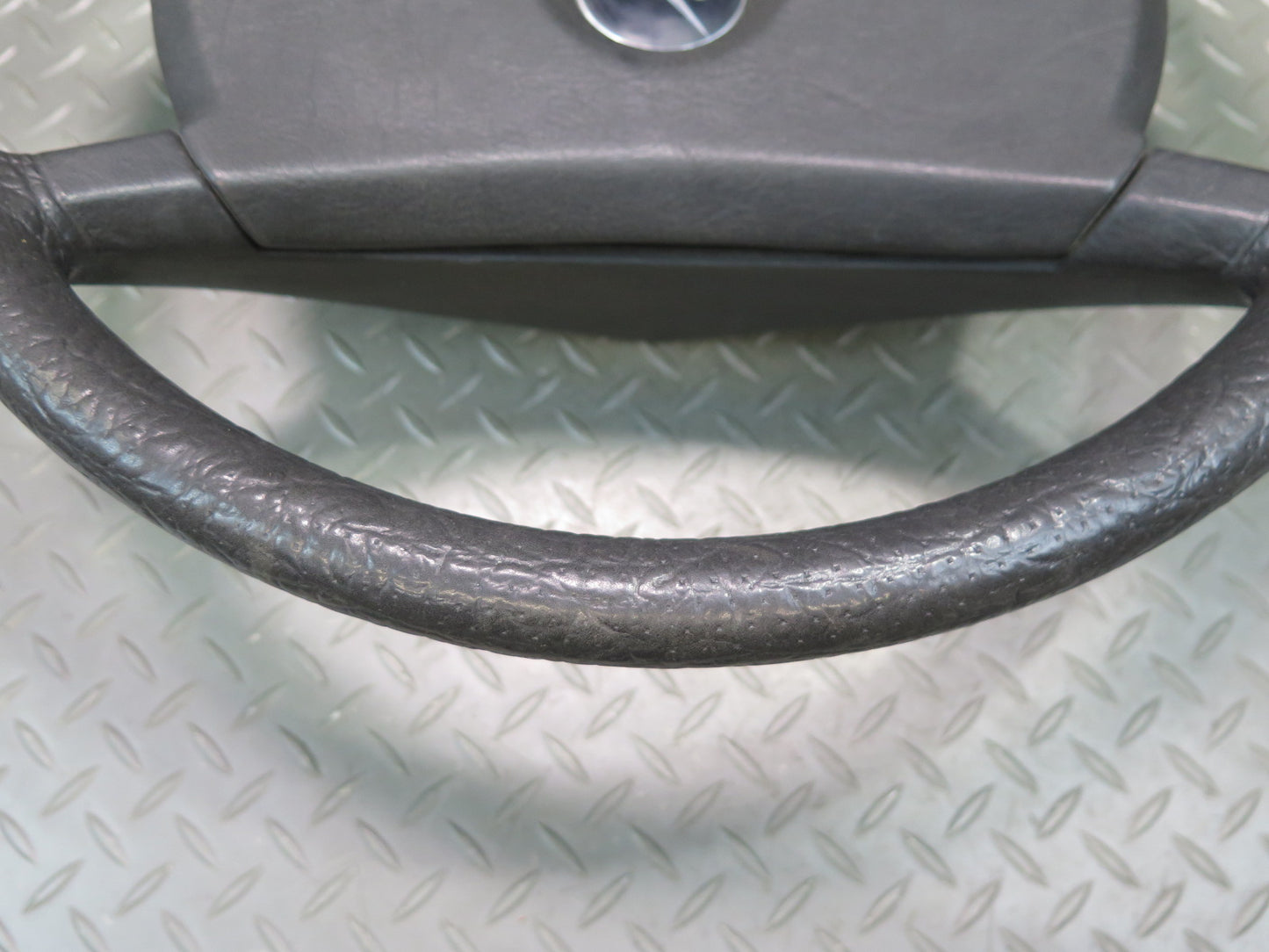 73-85 Mercedes R107 Sl-class Black Steering w Pad Cover OEM