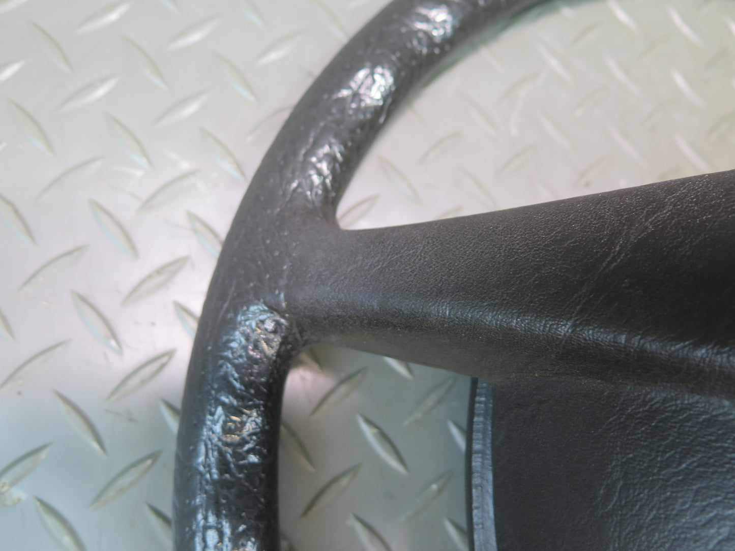 73-85 Mercedes R107 Sl-class Black Steering w Pad Cover OEM