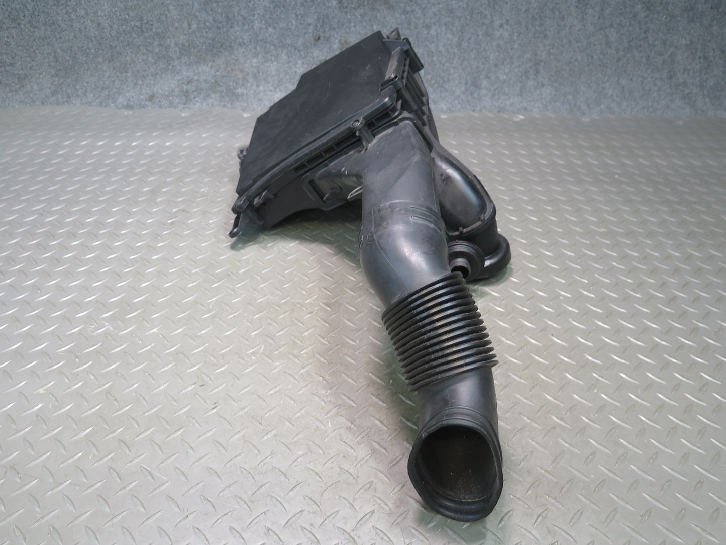 03-08 Mercedes R230 SL600 Left Air Intake Cleaner Filter Box w Duct & Sensor