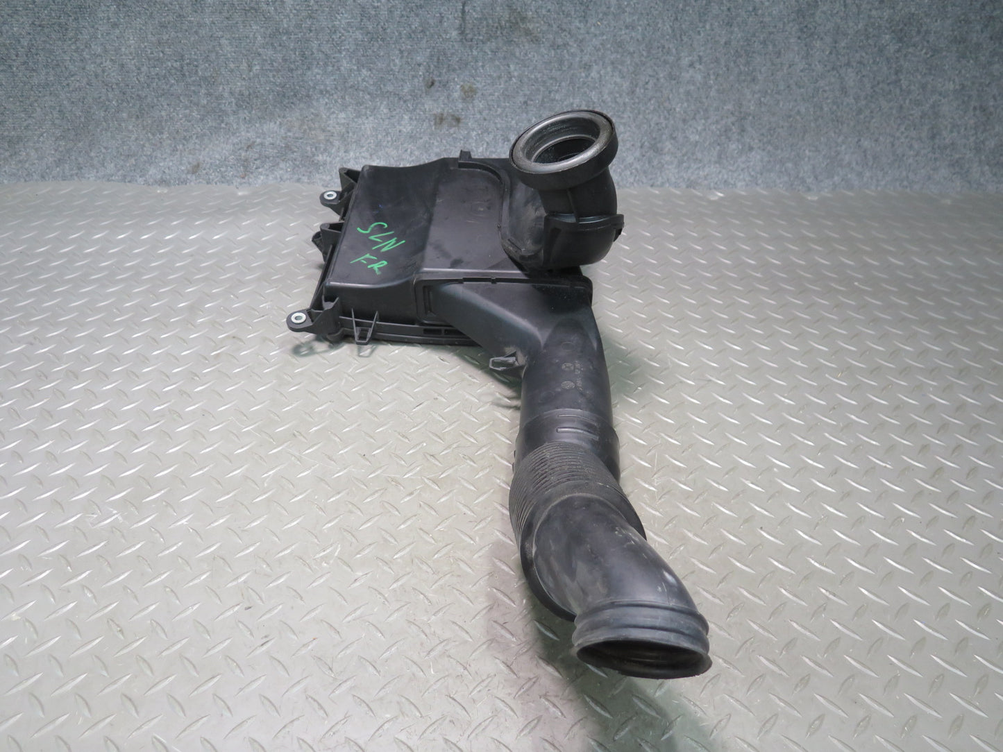 03-08 Mercedes R230 SL600 Right Air Intake Cleaner Filter Box w Duct & Sensor