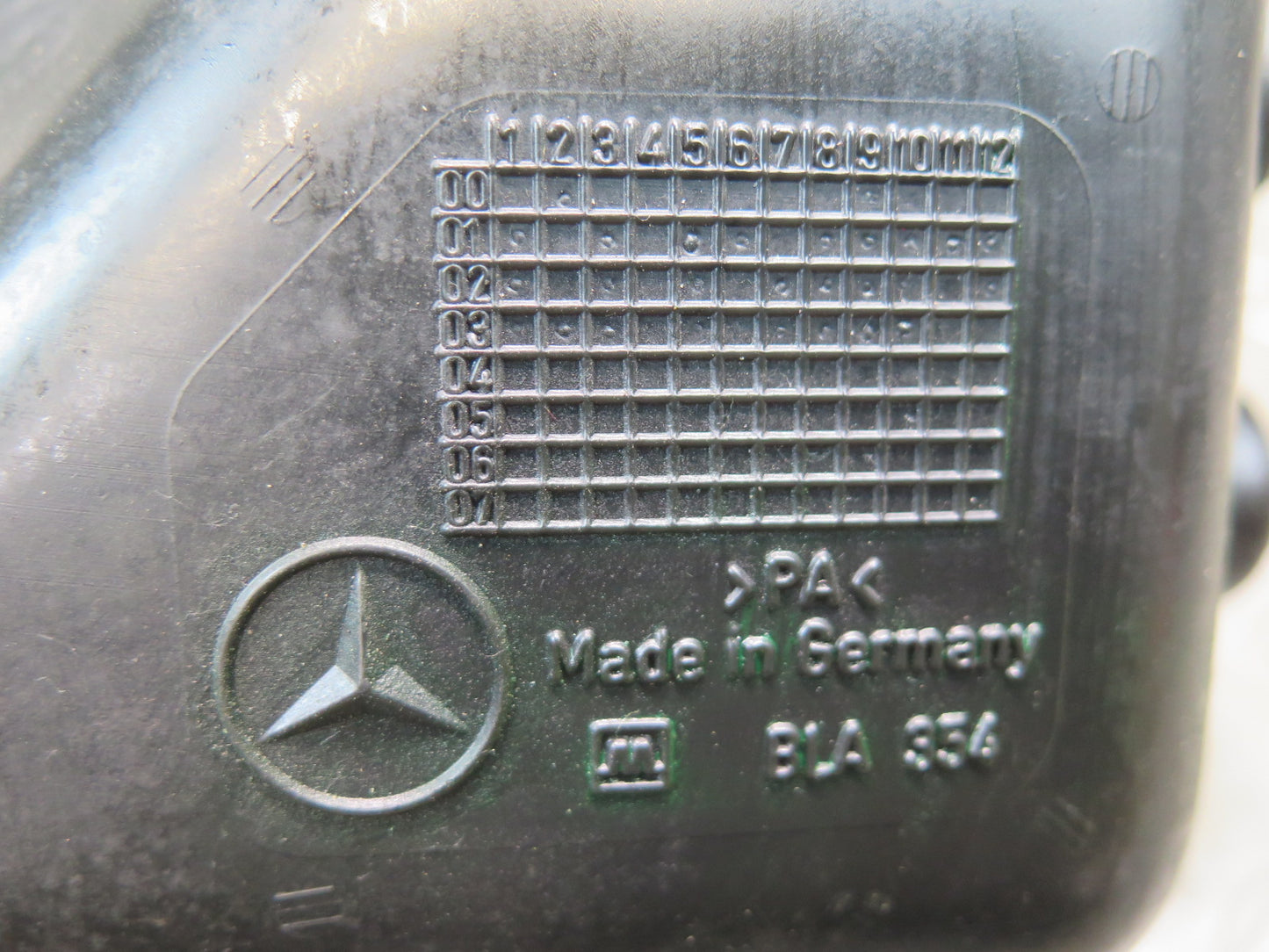 03-08 Mercedes R230 ABC Hydraulic Suspension Fluid Reservoir Tank OEM