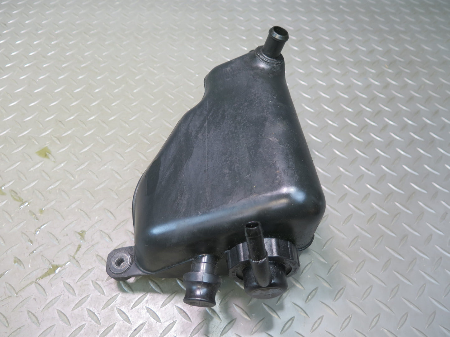 03-08 Mercedes R230 ABC Hydraulic Suspension Fluid Reservoir Tank OEM