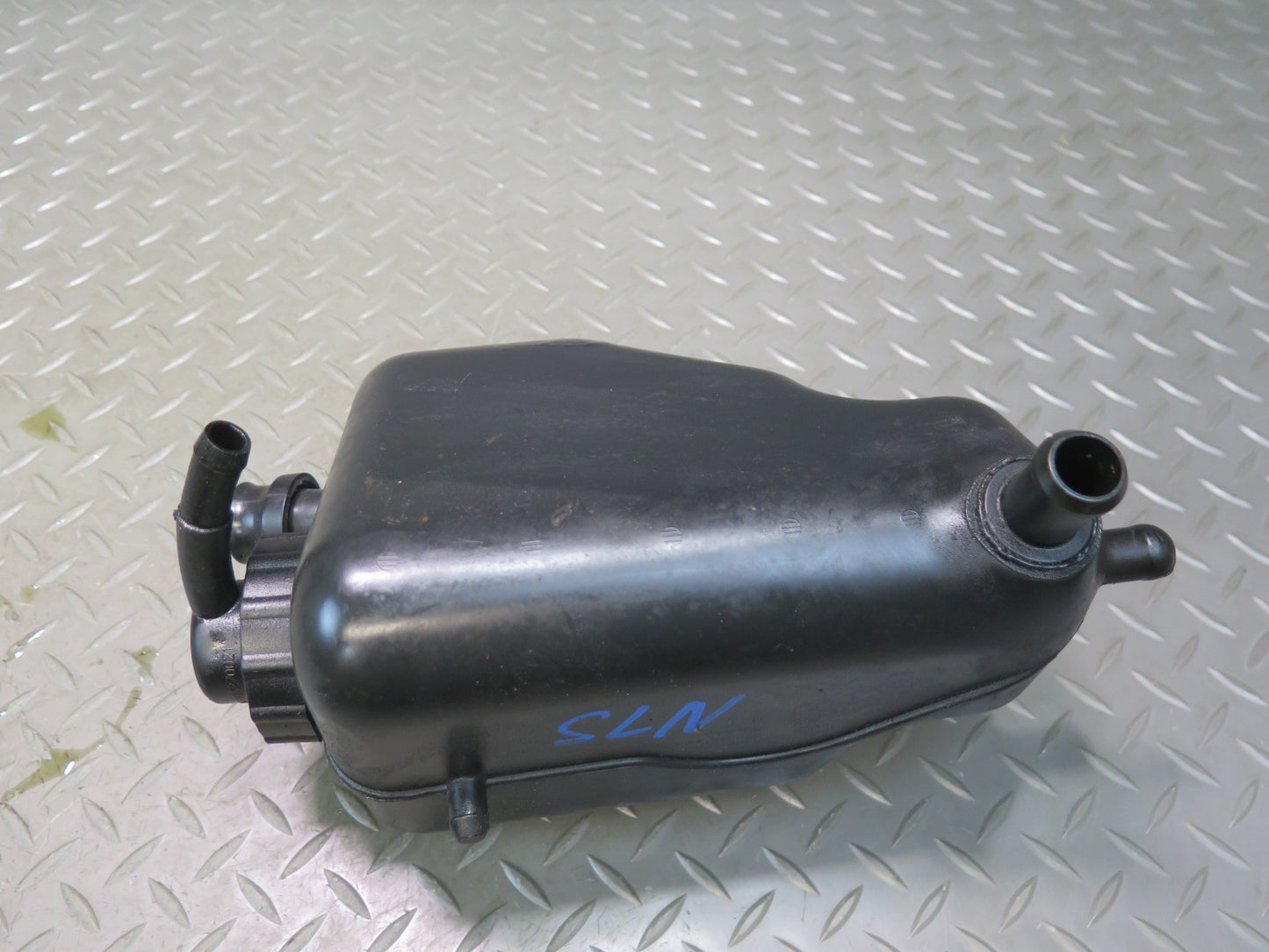 03-08 Mercedes R230 ABC Hydraulic Suspension Fluid Reservoir Tank OEM