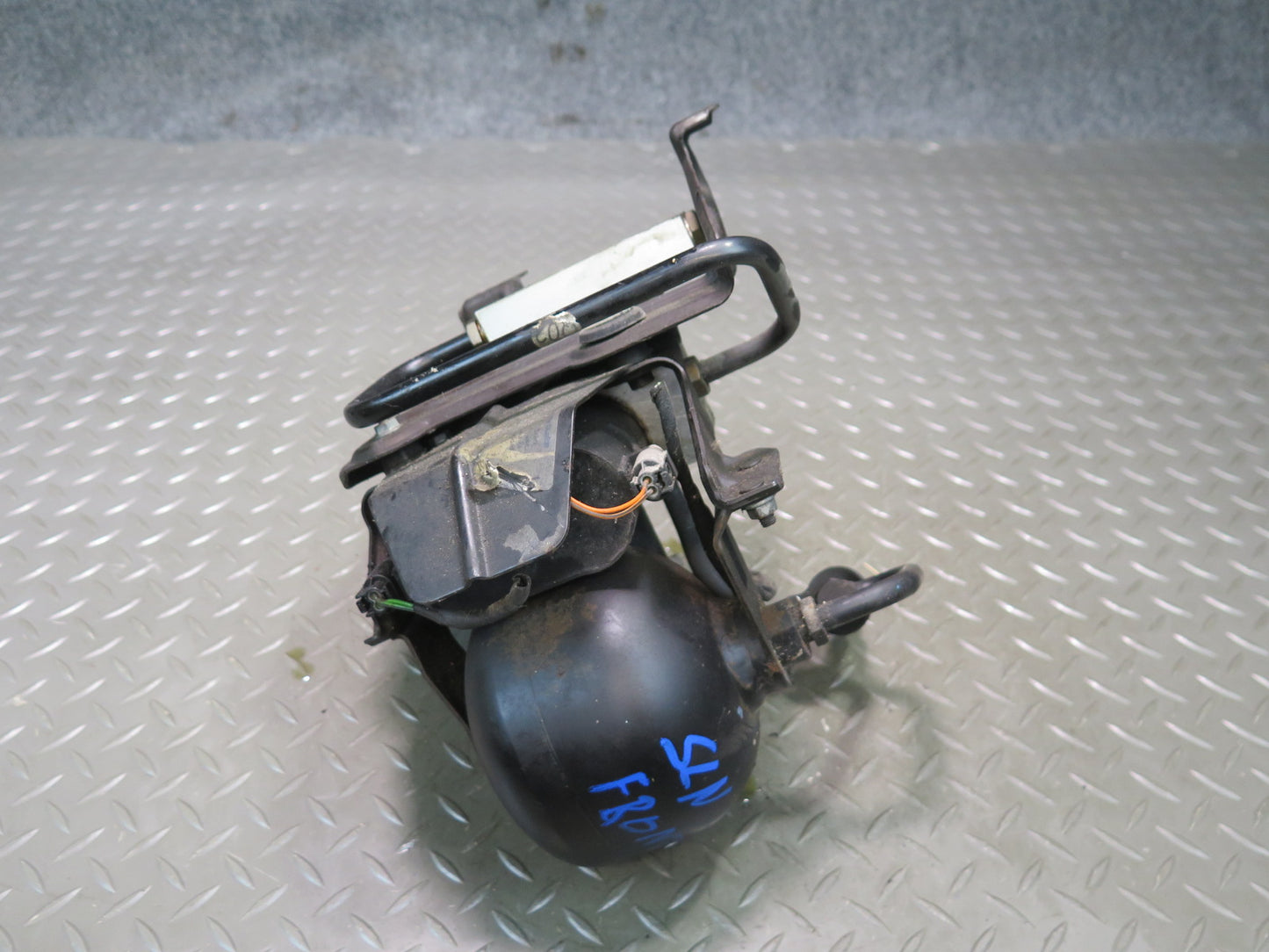 03-06 Mercedes R230 SL Front ABC Hydraulic Suspension Valve Block Pump OEM