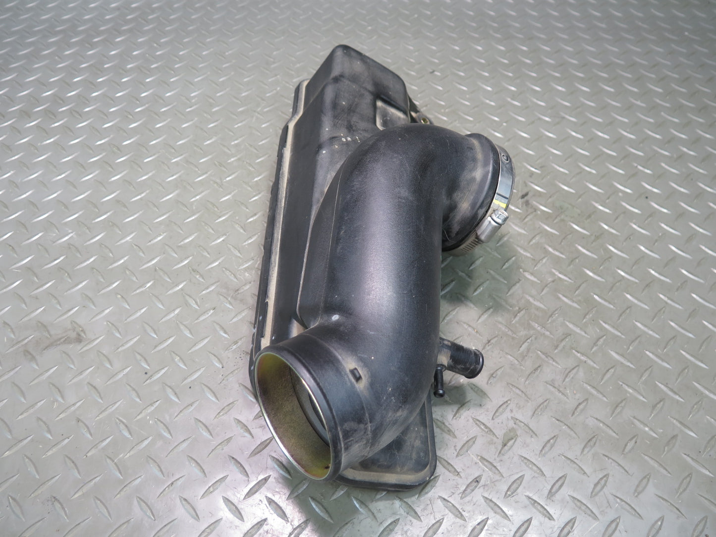 1997 Toyota Celsior UCF20 Air Intake Connector S Pipe 17875-50111 OEM