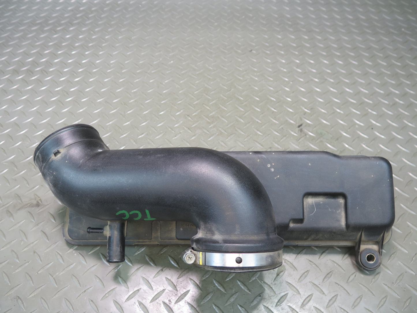 1997 Toyota Celsior UCF20 Air Intake Connector S Pipe 17875-50111 OEM