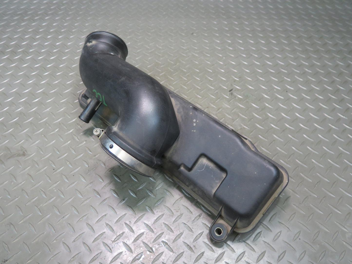 1997 Toyota Celsior UCF20 Air Intake Connector S Pipe 17875-50111 OEM