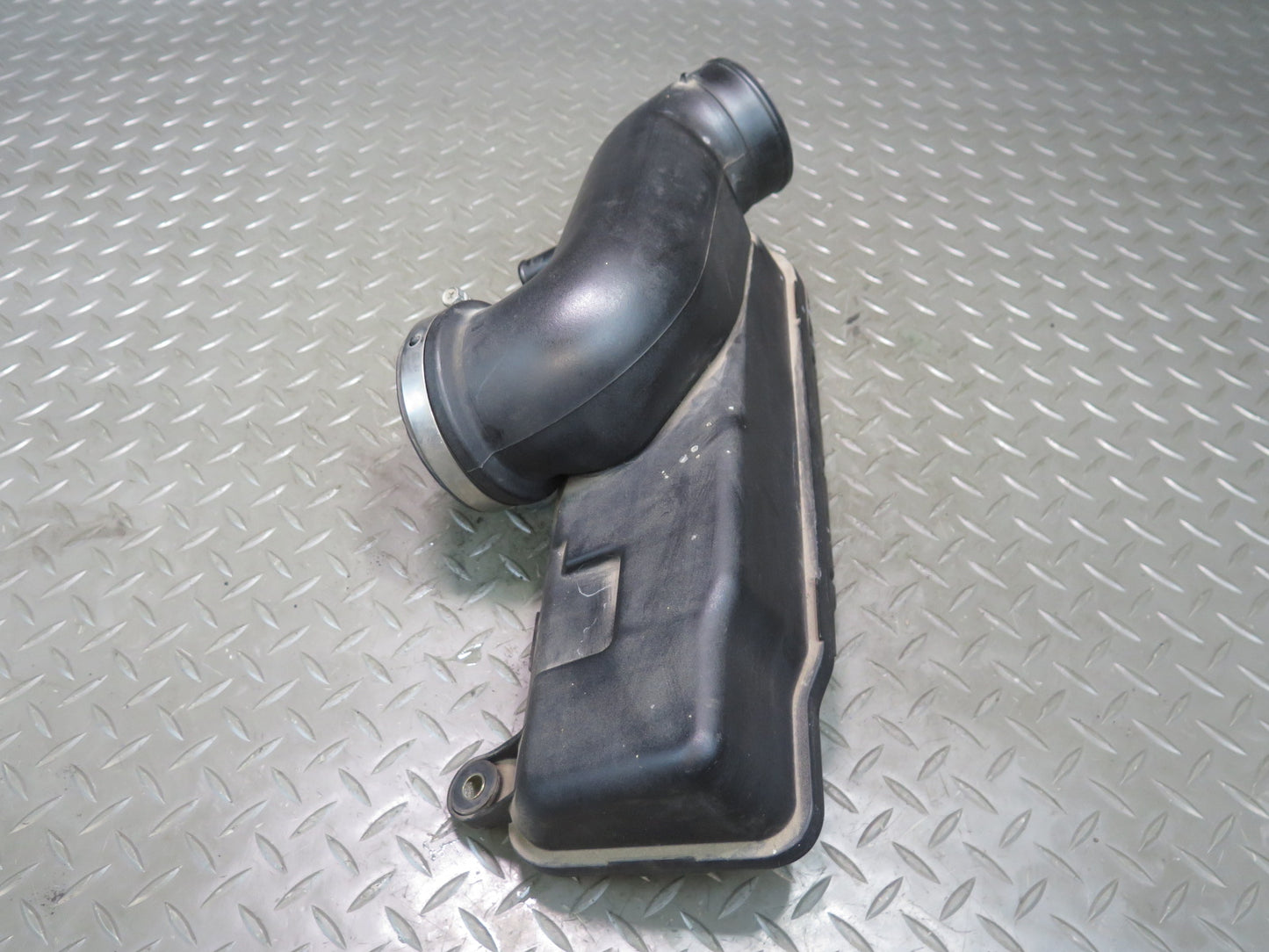 1997 Toyota Celsior UCF20 Air Intake Connector S Pipe 17875-50111 OEM
