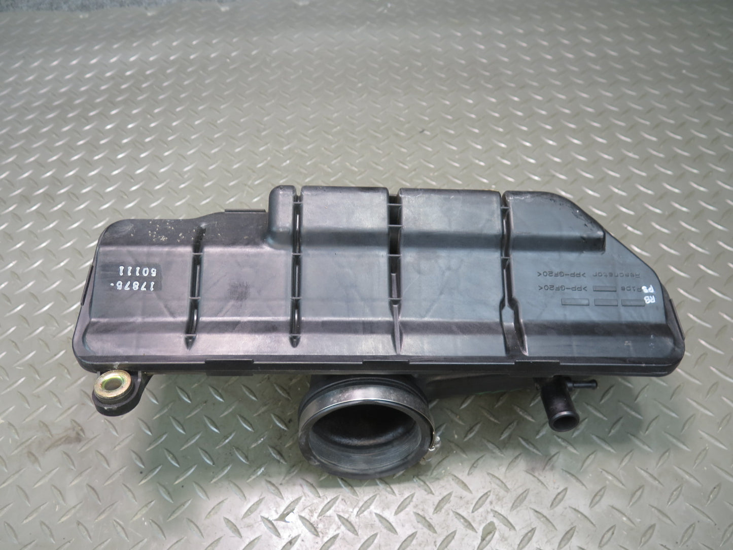 1997 Toyota Celsior UCF20 Air Intake Connector S Pipe 17875-50111 OEM