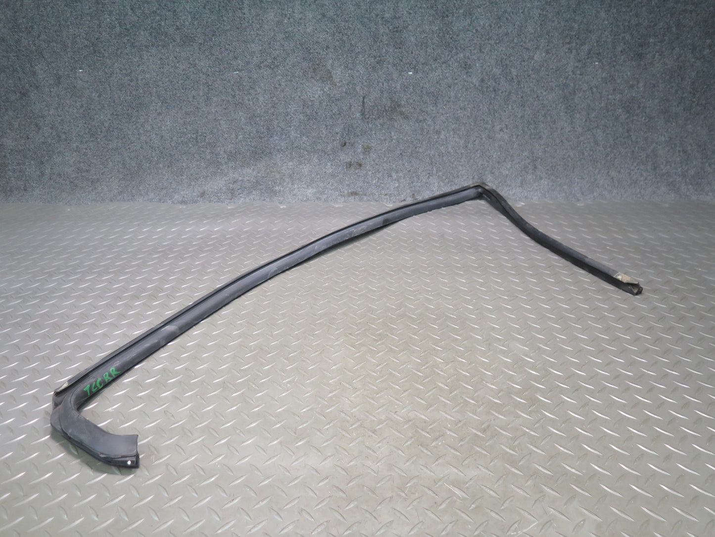 95-00 Toyota Celsior LS400 Rear Right Door Window Weatherstrip Rubber Seal OEM
