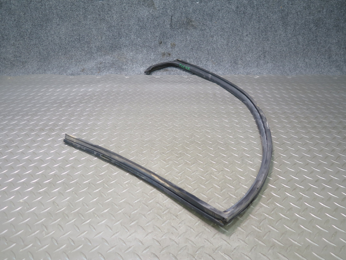 95-00 Toyota Celsior LS400 Rear Right Door Window Weatherstrip Rubber Seal OEM