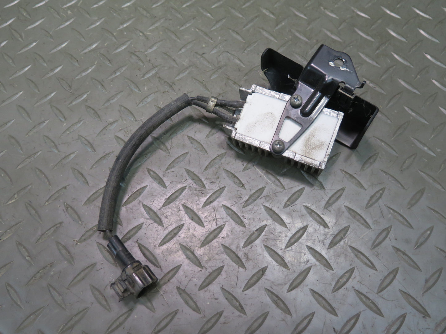 95-00 Toyota Celsior Lexus LS400 UCF20 Fuel Pump Resistor Module 23080-50030 OEM