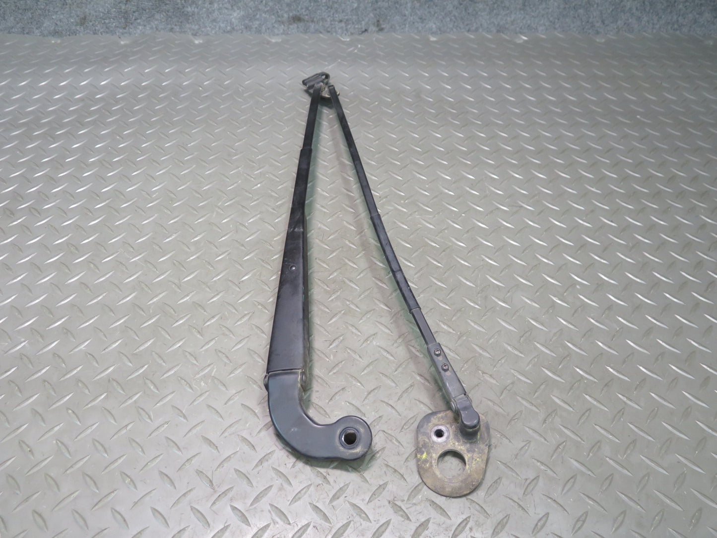 95-00 Toyota Celsior UCF20 RHD Front Left & Right Windshield Wiper Arm Set OEM