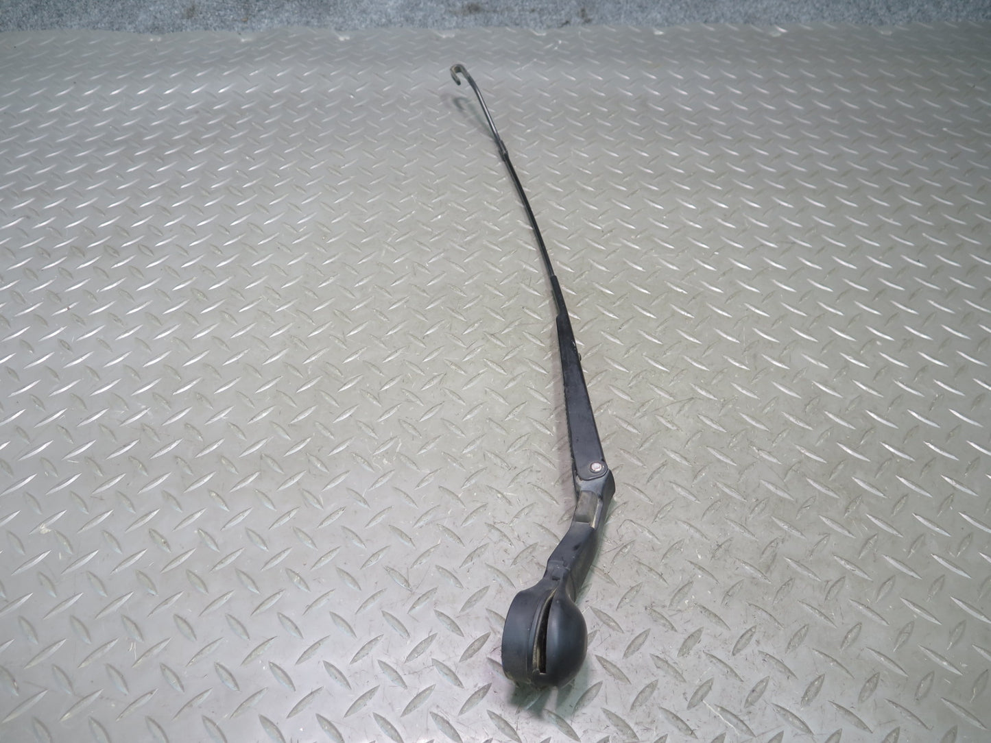 95-00 Toyota Celsior UCF20 RHD Front Left & Right Windshield Wiper Arm Set OEM