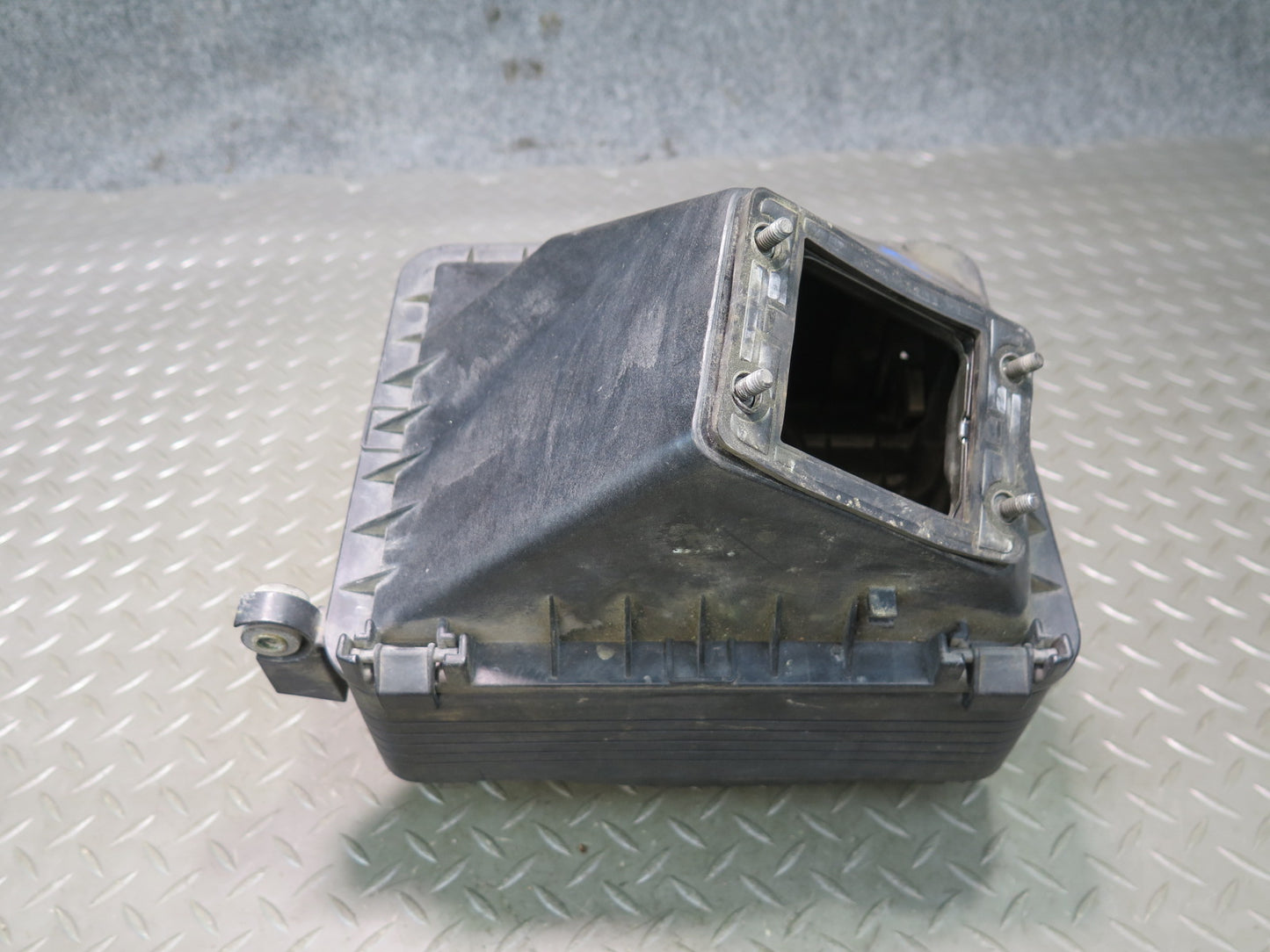 92-95 Lexus UZZ30L SC300 SC400 Air Intake Cleaner Filter Box 114000-6480 OEM