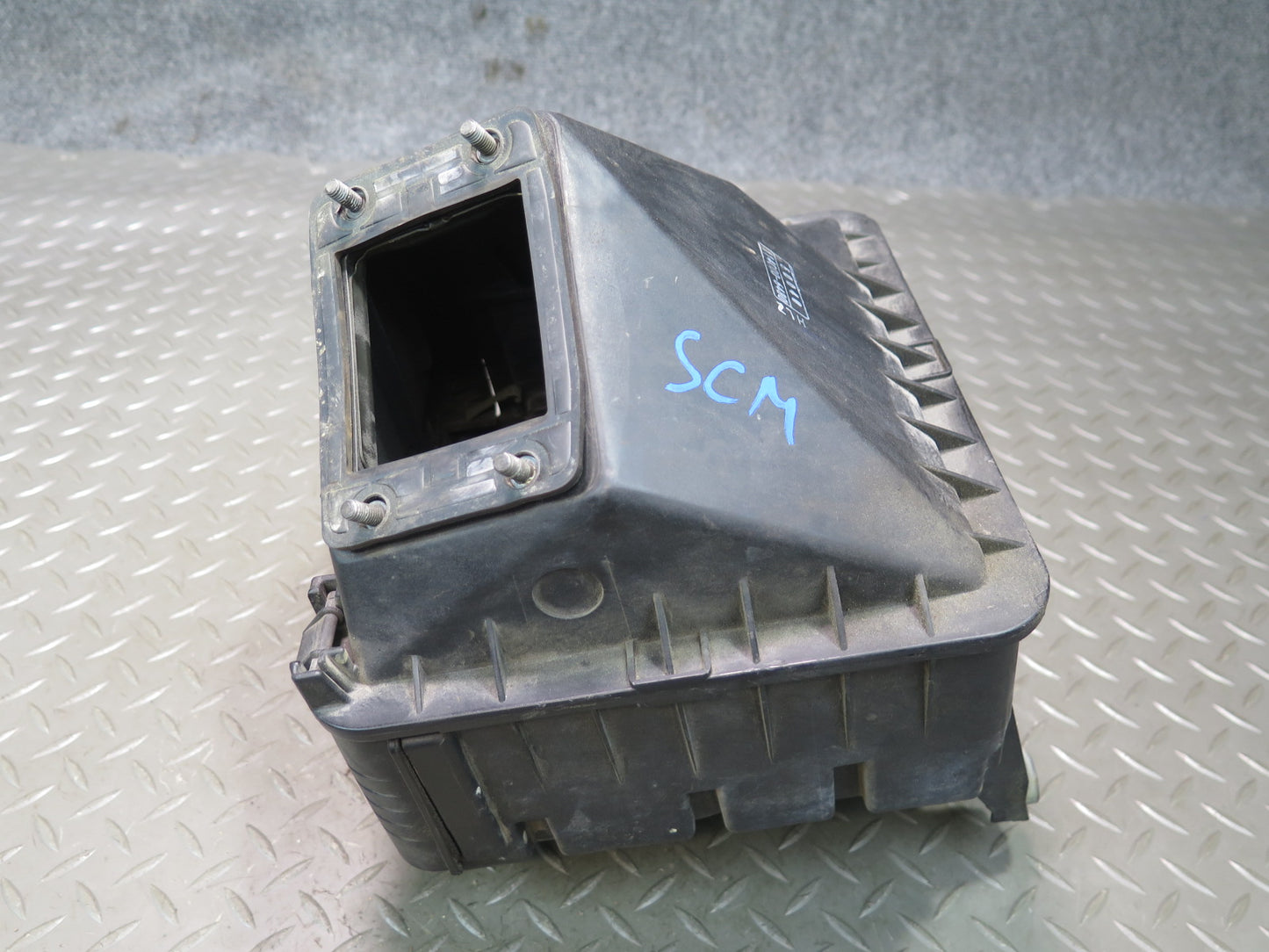92-95 Lexus UZZ30L SC300 SC400 Air Intake Cleaner Filter Box 114000-6480 OEM