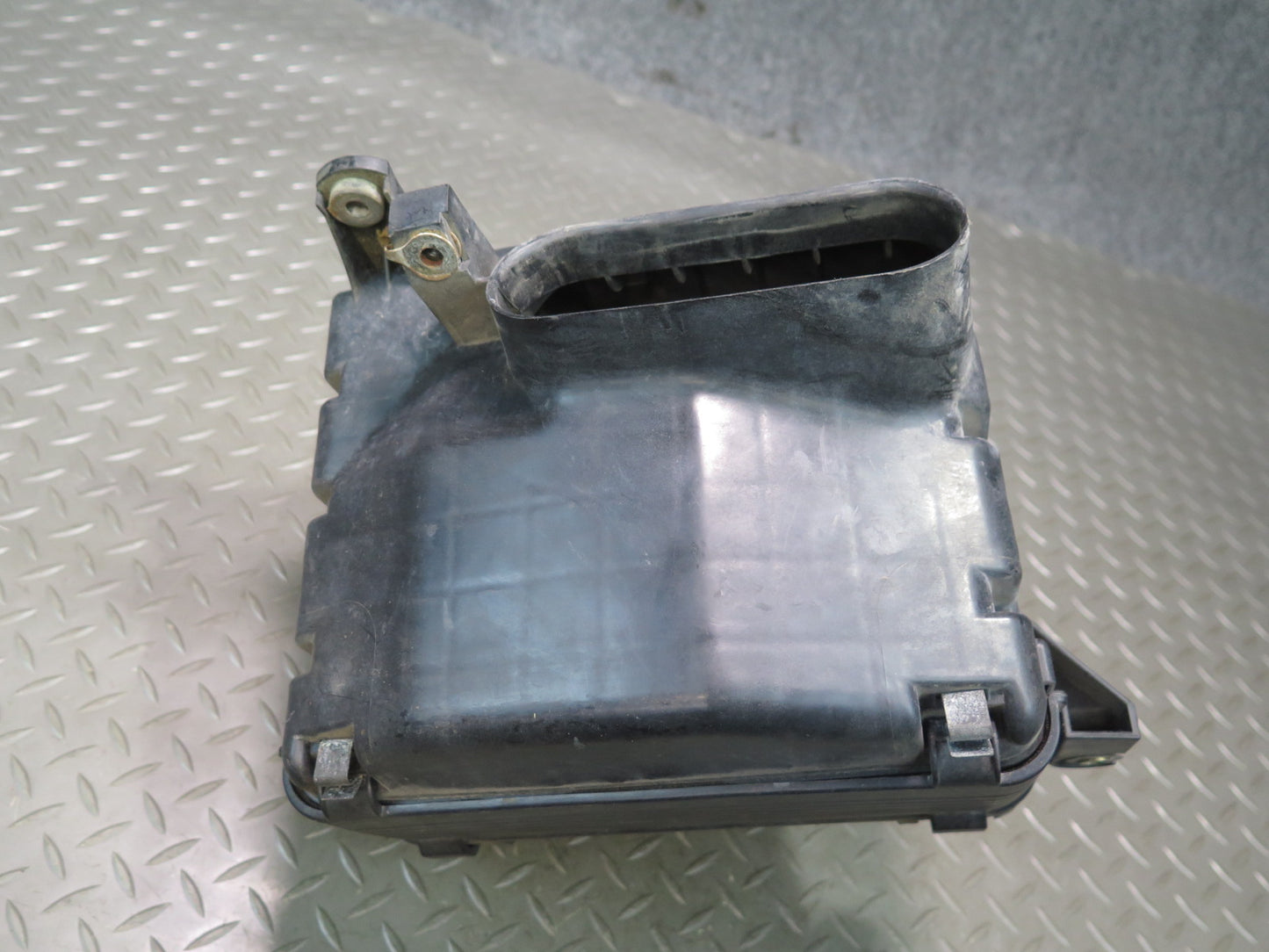 92-95 Lexus UZZ30L SC300 SC400 Air Intake Cleaner Filter Box 114000-6480 OEM