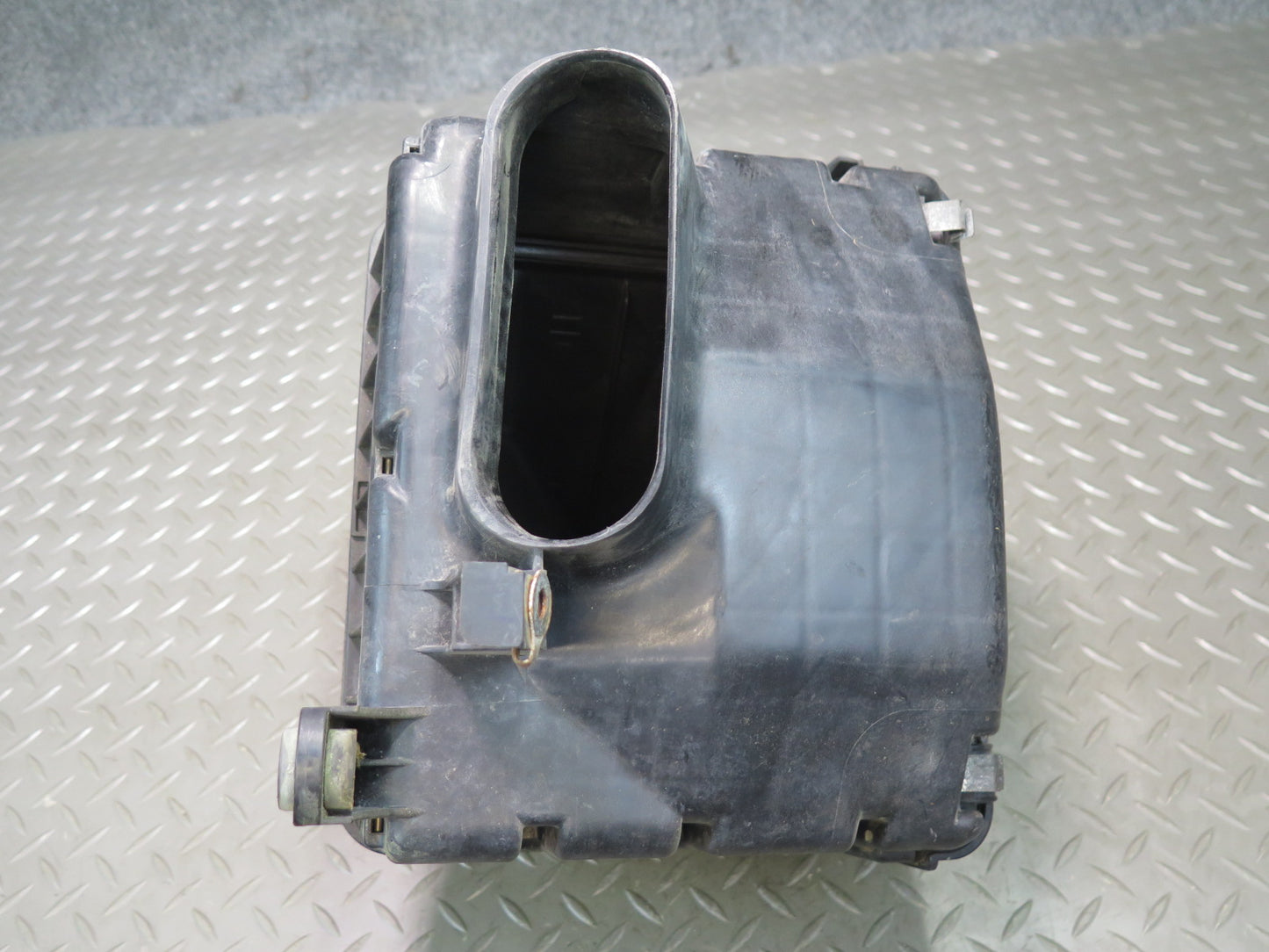 92-95 Lexus UZZ30L SC300 SC400 Air Intake Cleaner Filter Box 114000-6480 OEM