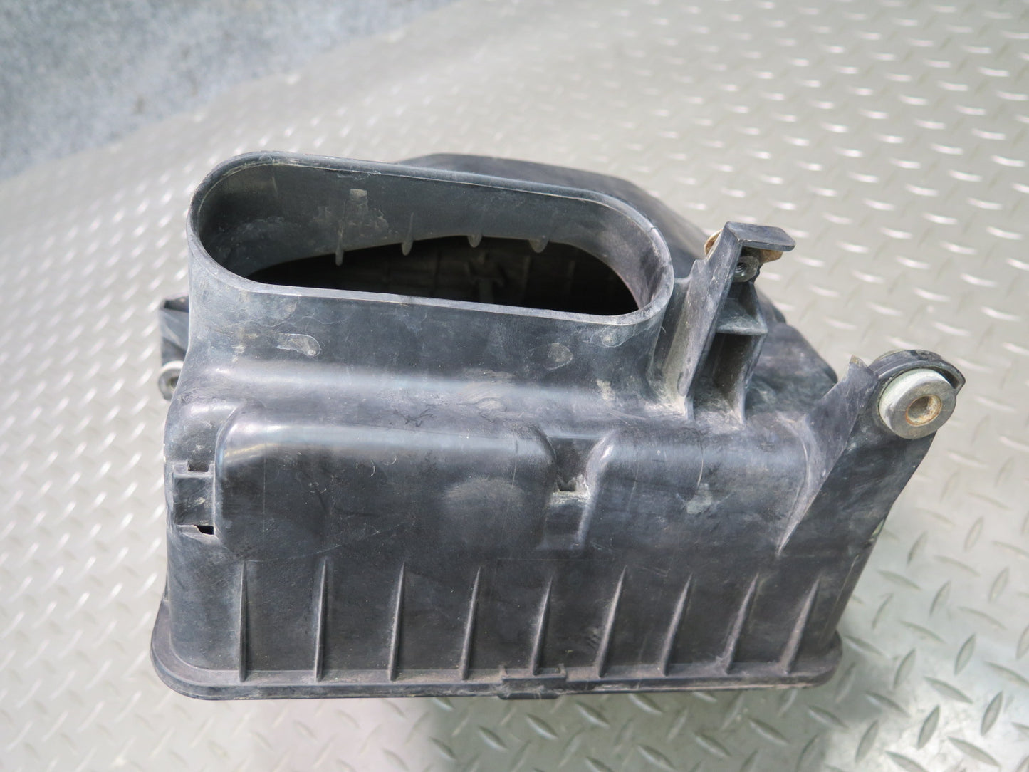 92-95 Lexus UZZ30L SC300 SC400 Air Intake Cleaner Filter Box 114000-6480 OEM