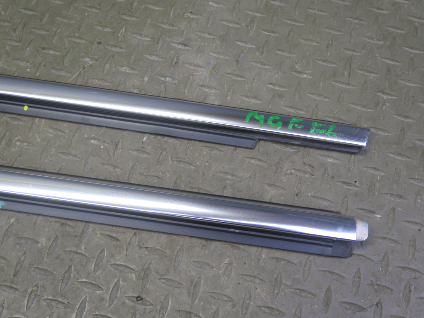 14-20 Maserati Ghibli M157 Front Left & Right Side Door Window Belt Molding Set