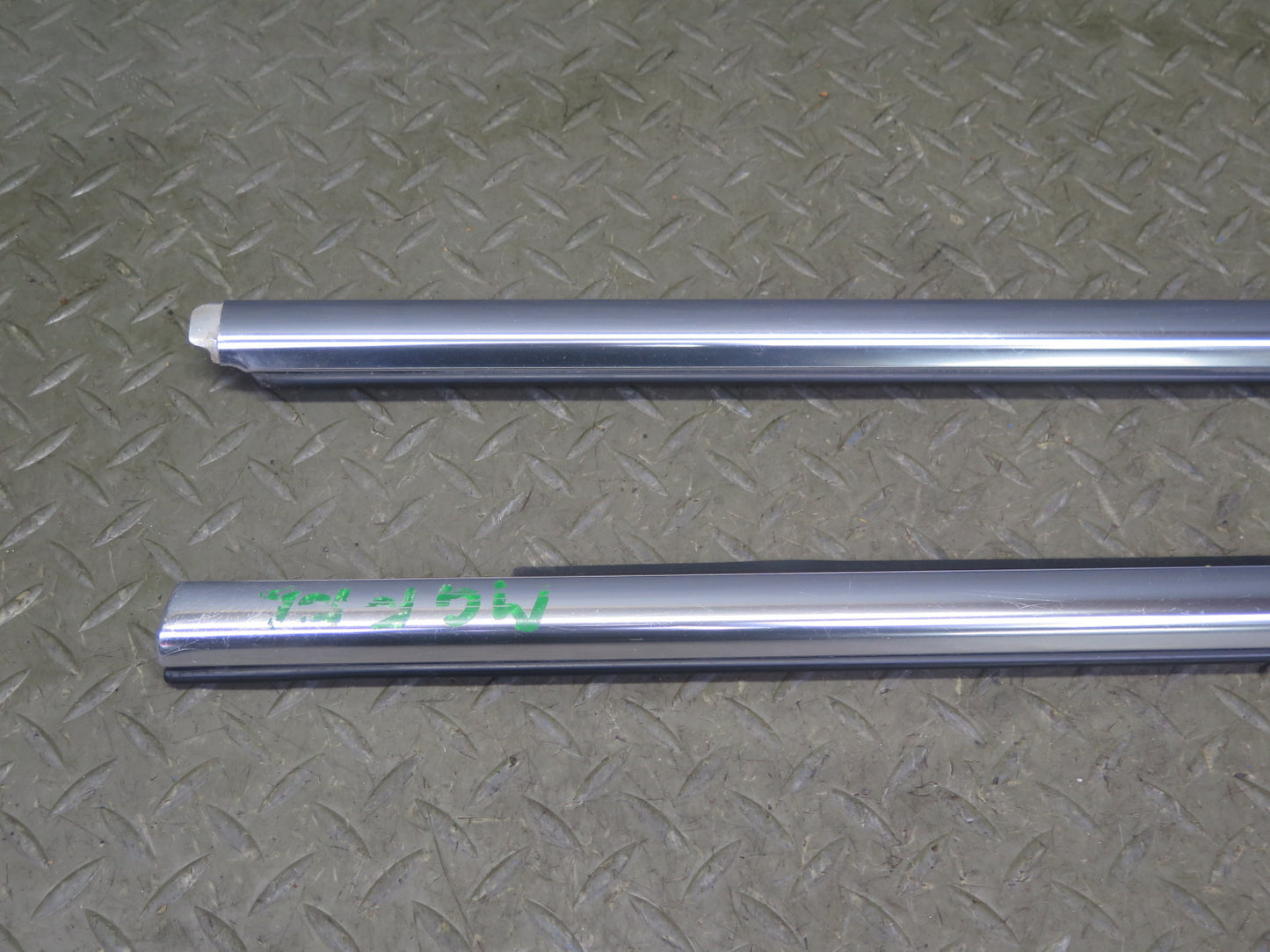 14-20 Maserati Ghibli M157 Front Left & Right Side Door Window Belt Molding Set