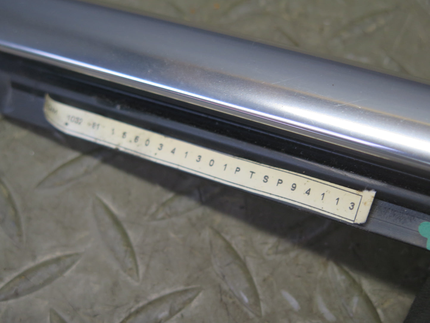 14-20 Maserati Ghibli M157 Front Left & Right Side Door Window Belt Molding Set