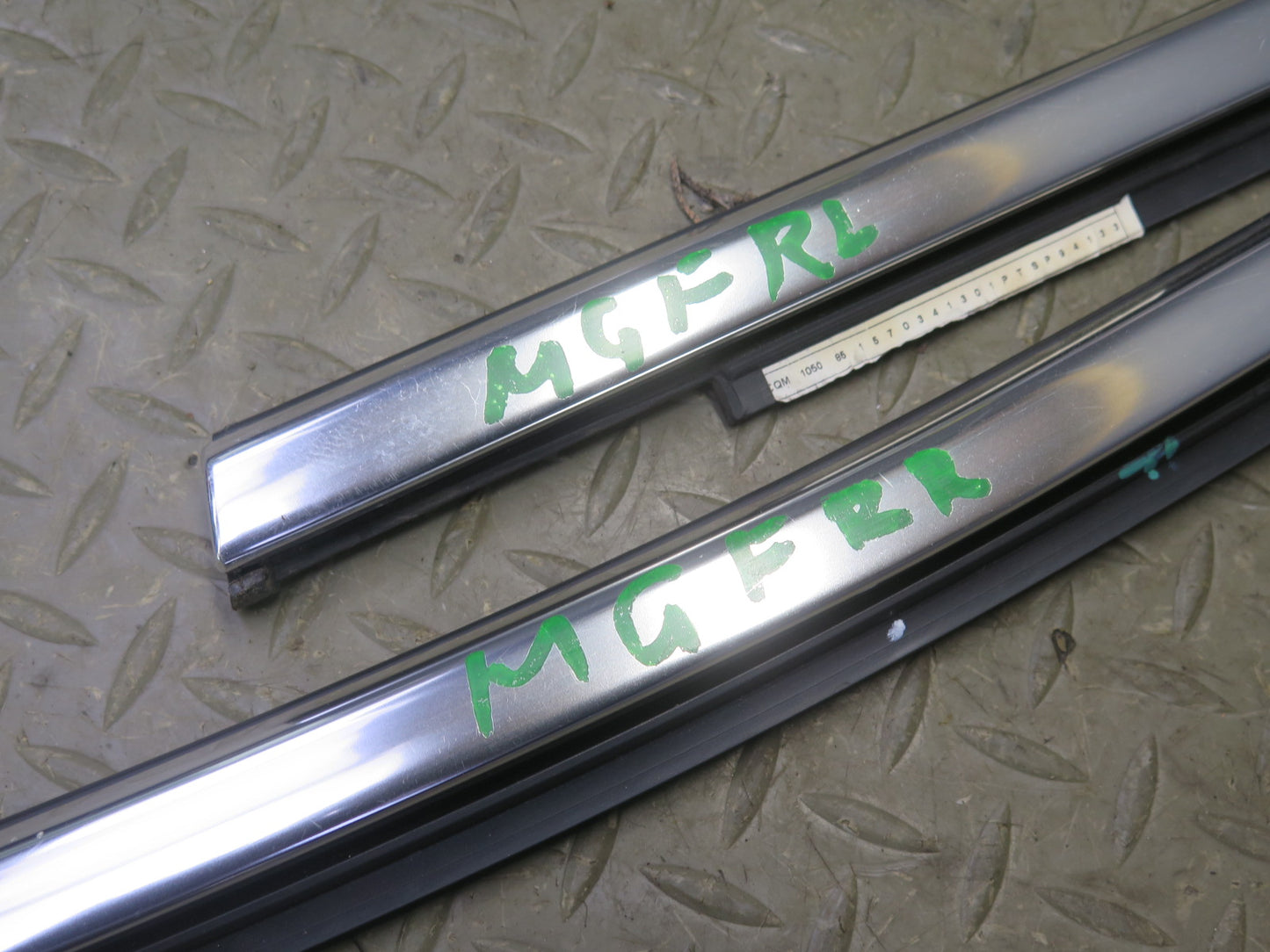 14-20 Maserati Ghibli M157 Rear Left & Right Side Door Window Belt Molding Set