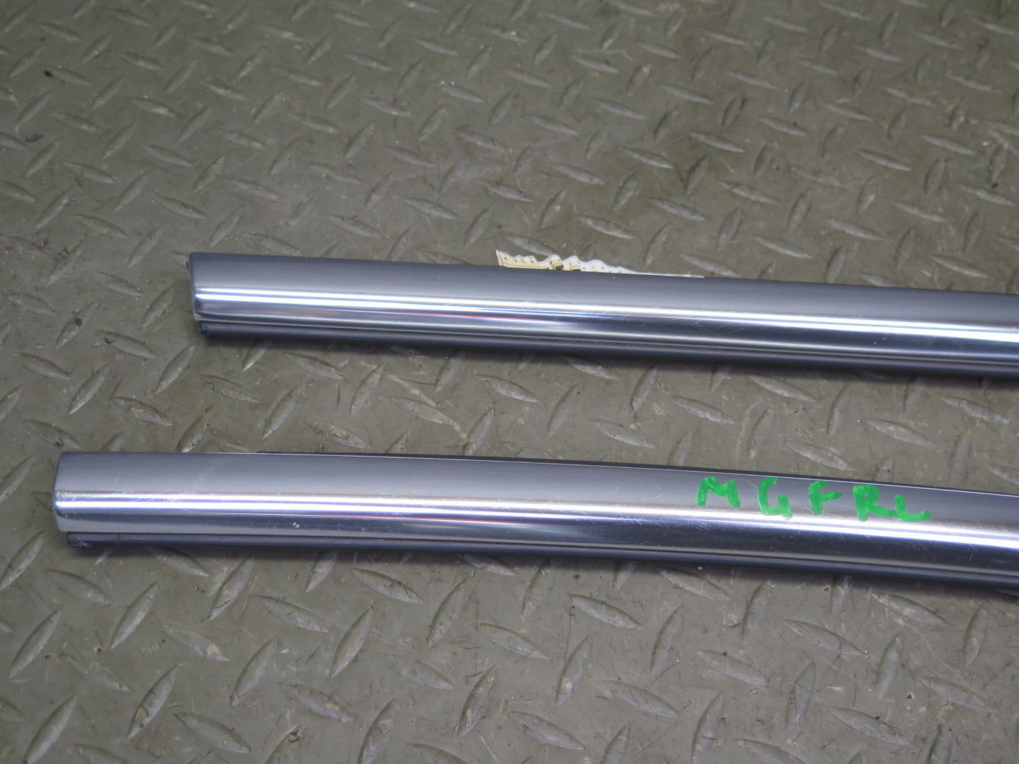 14-20 Maserati Ghibli M157 Rear Left & Right Side Door Window Belt Molding Set