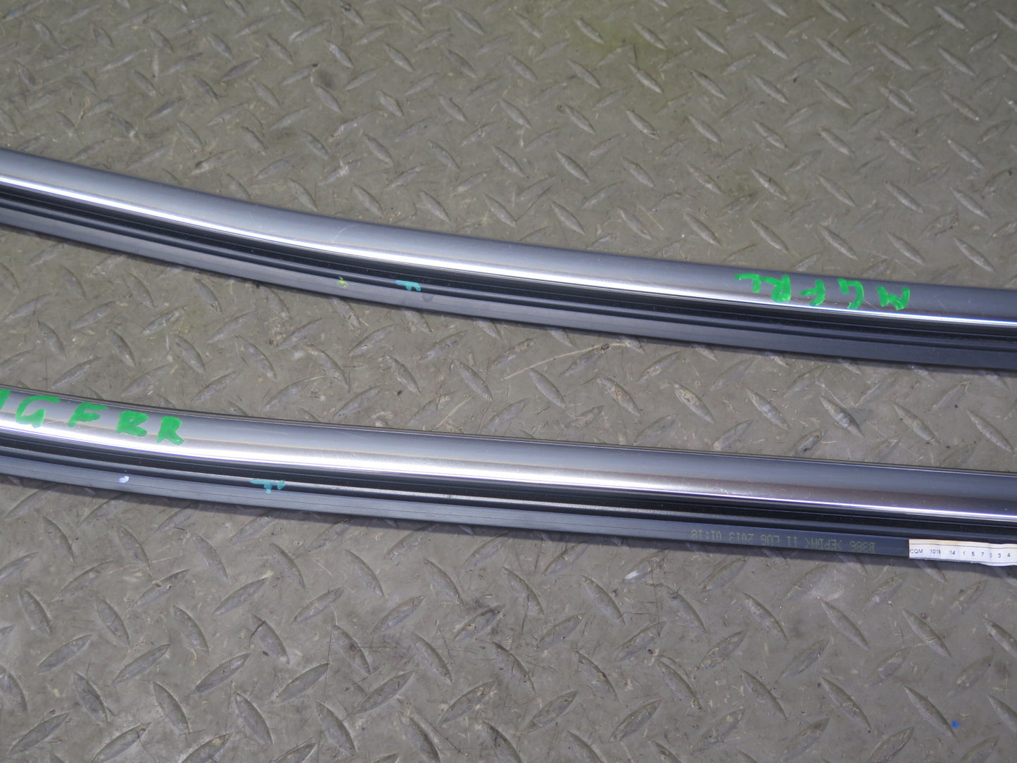 14-20 Maserati Ghibli M157 Rear Left & Right Side Door Window Belt Molding Set
