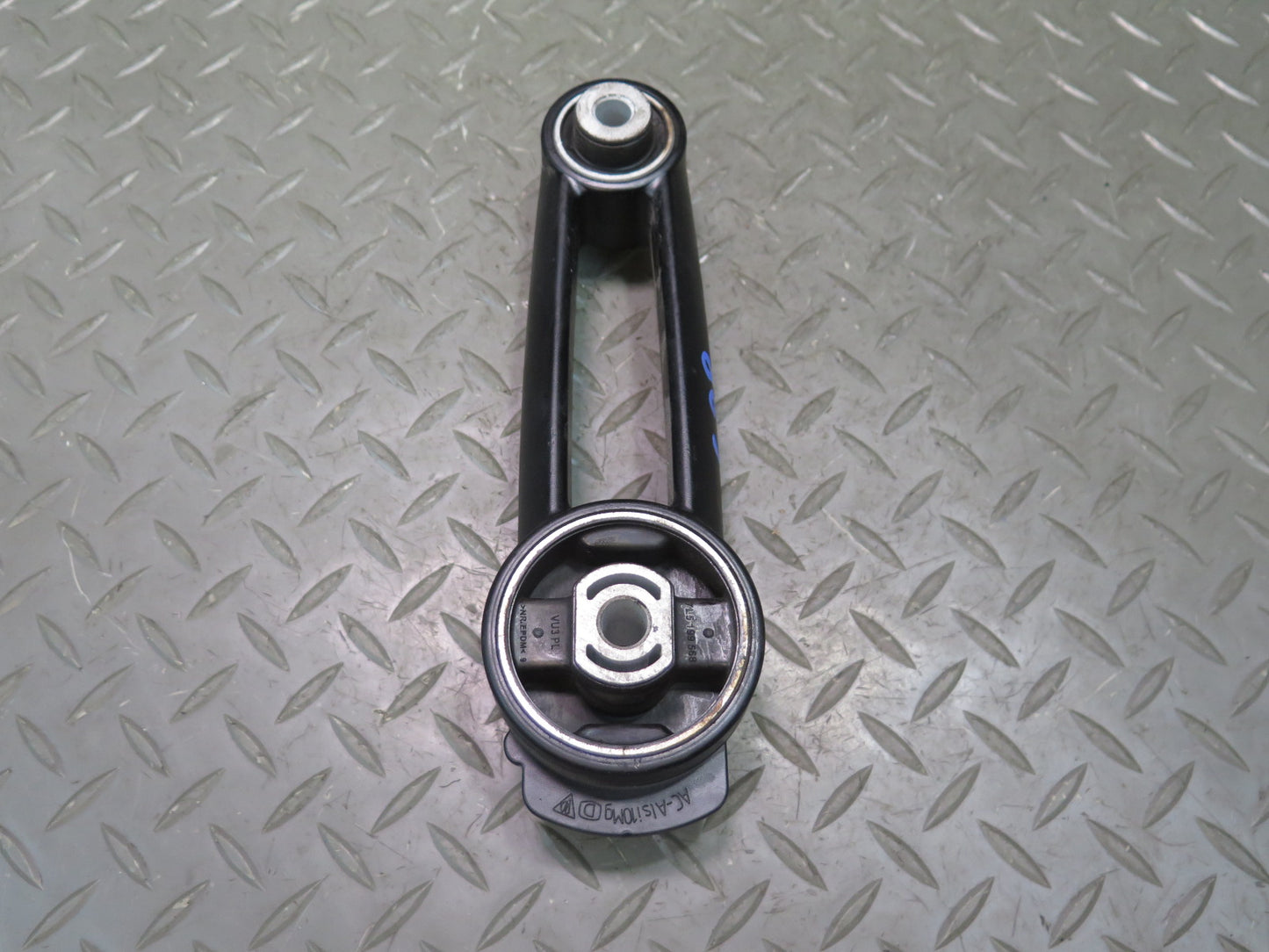 2010-2016 Porsche Panamera 970 Engine Mount Torsion Rod Support 715199331D