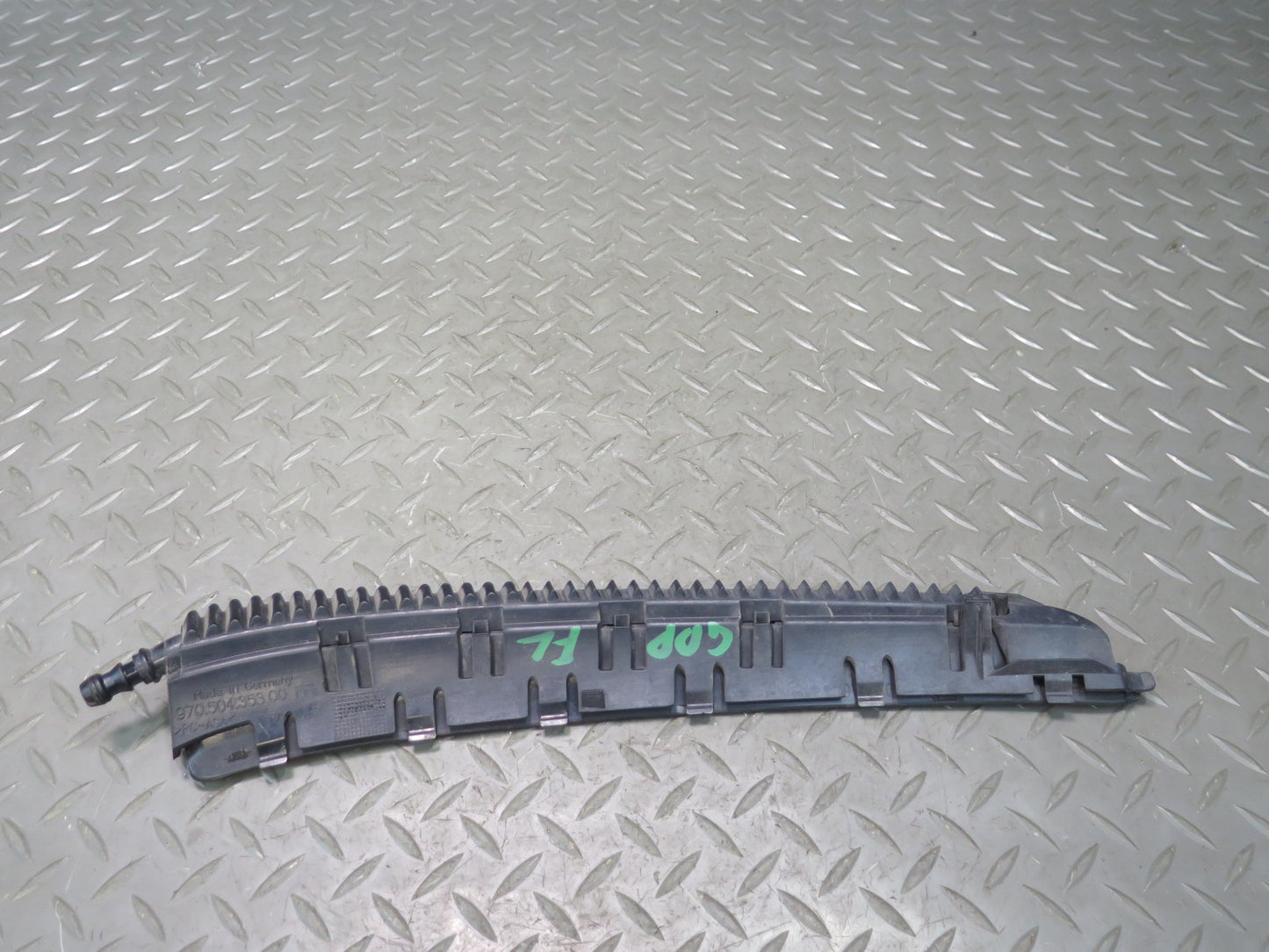 2010-2016 Porsche Panamera 970 Front Left Fender Mount Bracket Support