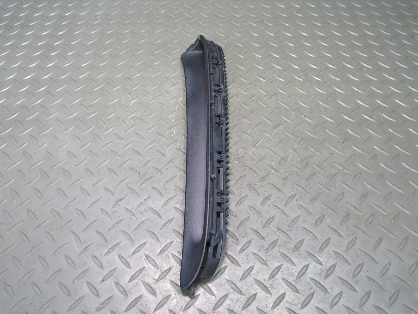2010-2016 Porsche Panamera 970 Front Right Fender Mount Bracket Support