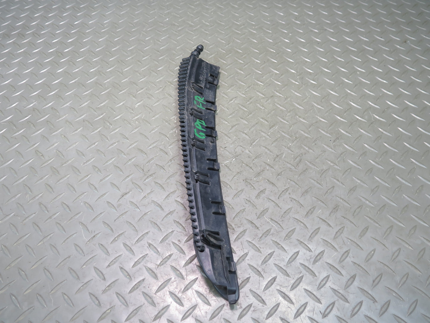 2010-2016 Porsche Panamera 970 Front Right Fender Mount Bracket Support
