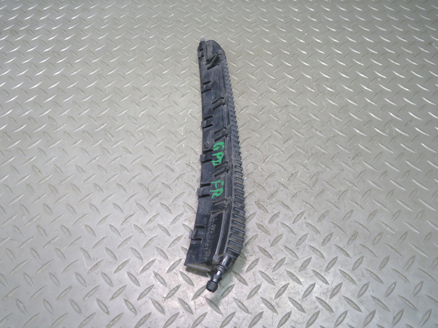 2010-2016 Porsche Panamera 970 Front Right Fender Mount Bracket Support