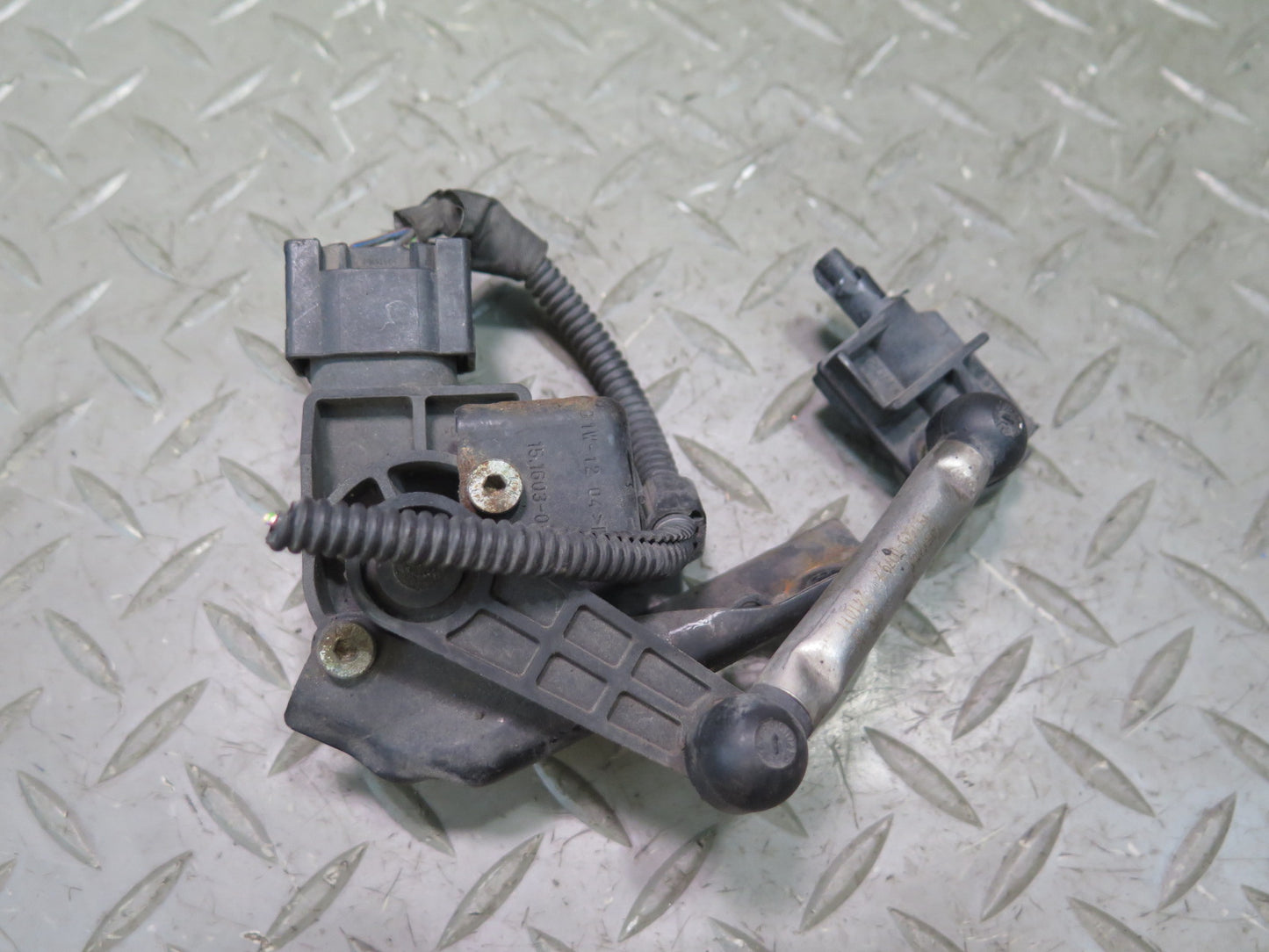 2010-2016 Porsche Panamera 970 Front Left Side Suspension Height Level Sensor
