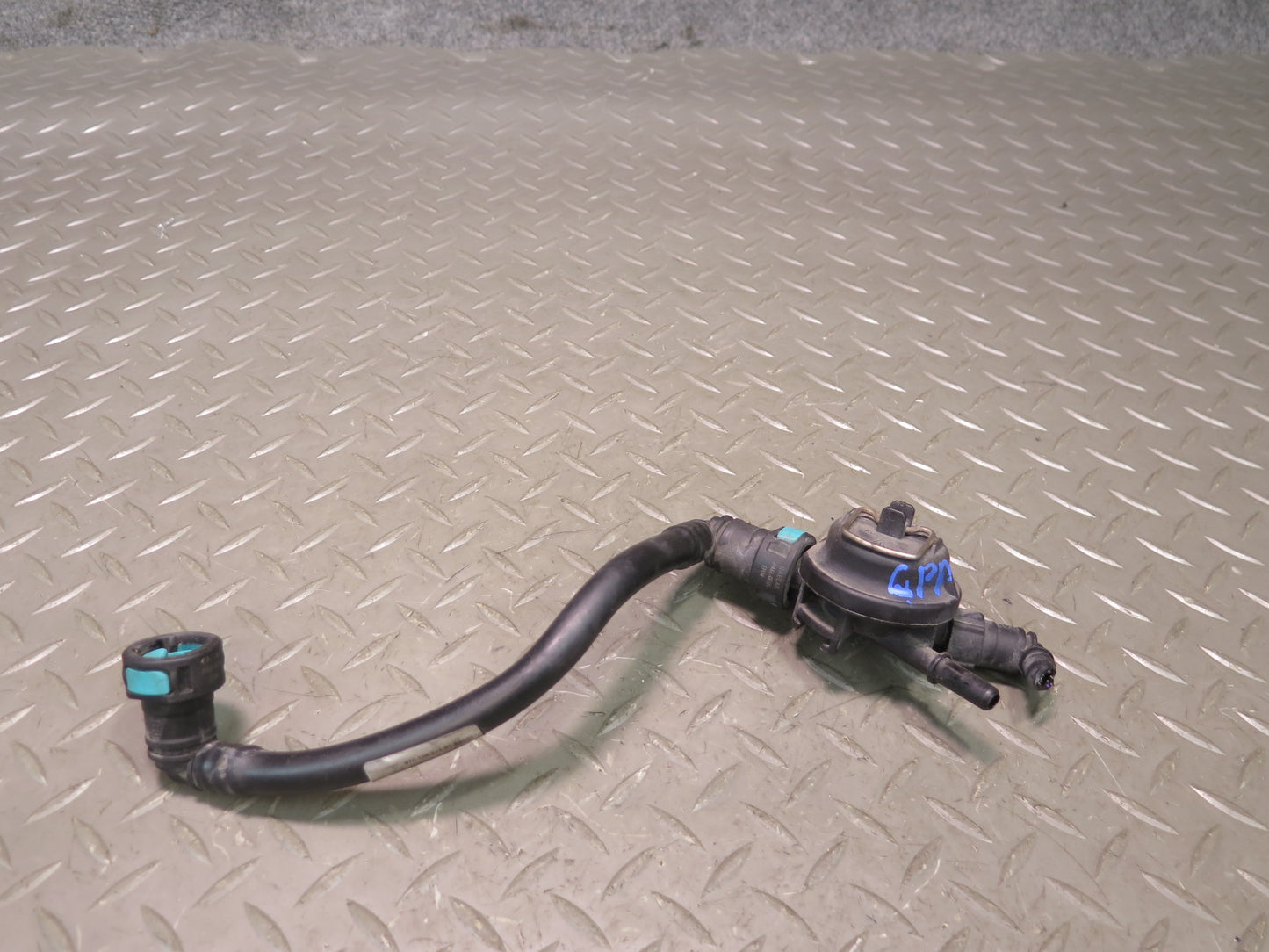 2010-2016 Porsche Panamera 970 Engine Coolant Air Bleeder Valve W/ Hose Line