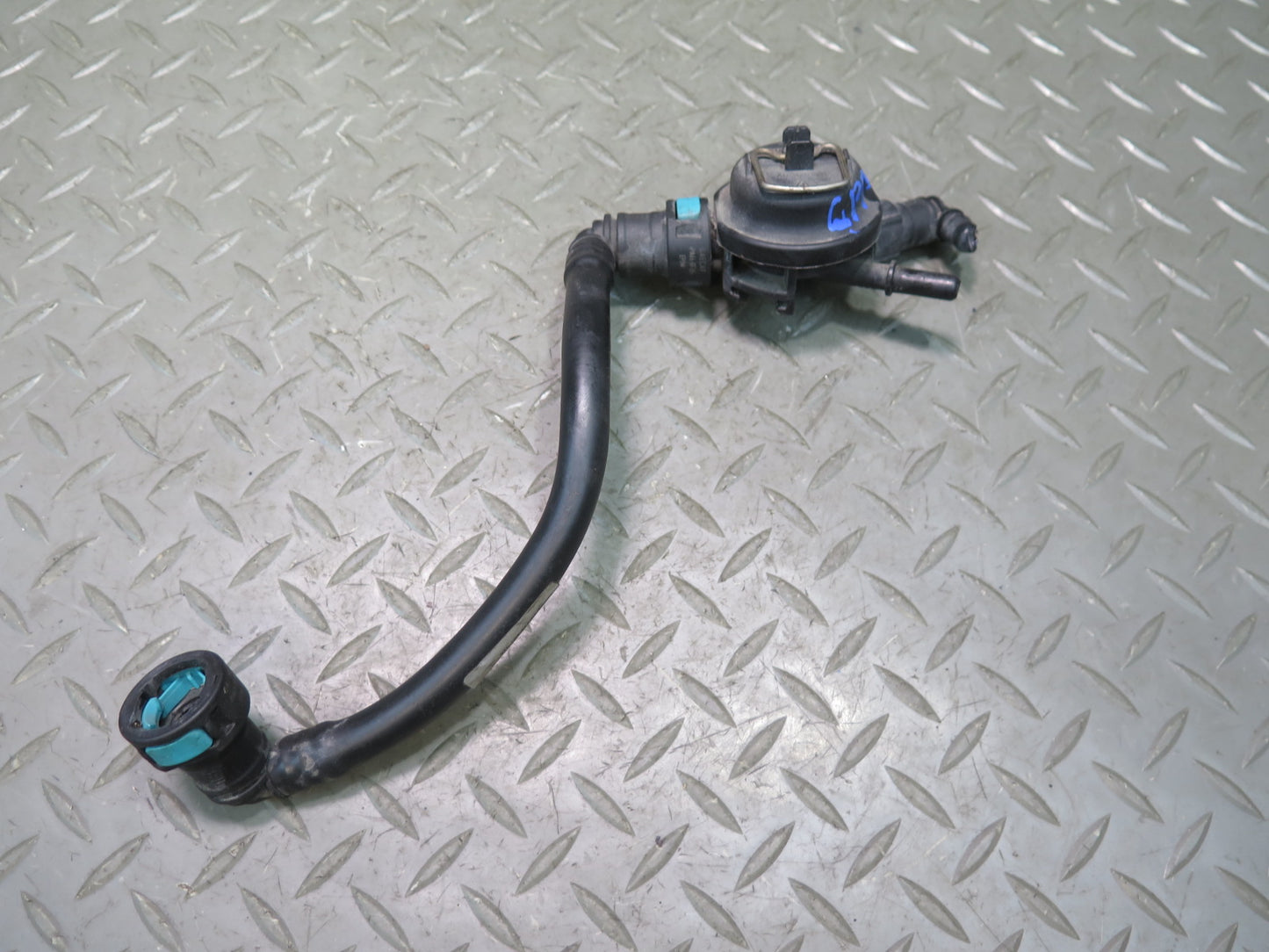 2010-2016 Porsche Panamera 970 Engine Coolant Air Bleeder Valve W/ Hose Line