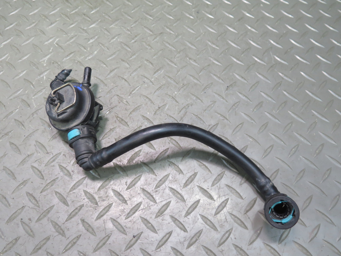 2010-2016 Porsche Panamera 970 Engine Coolant Air Bleeder Valve W/ Hose Line