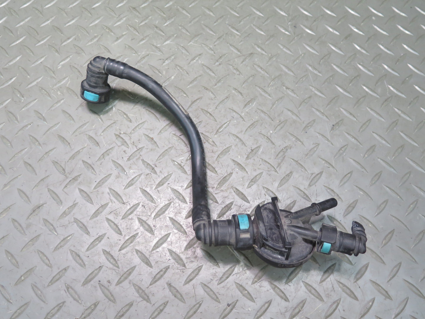 2010-2016 Porsche Panamera 970 Engine Coolant Air Bleeder Valve W/ Hose Line