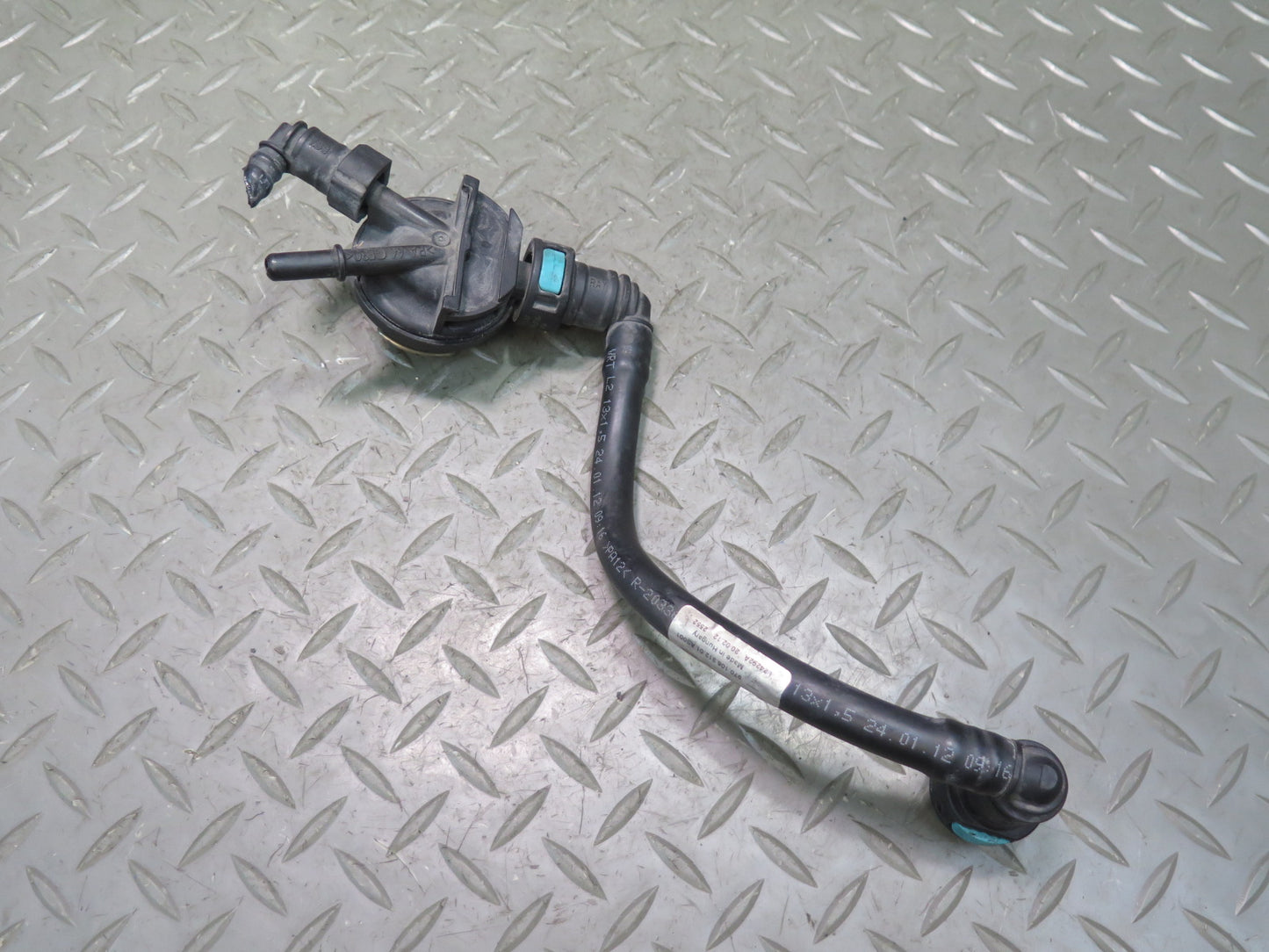 2010-2016 Porsche Panamera 970 Engine Coolant Air Bleeder Valve W/ Hose Line