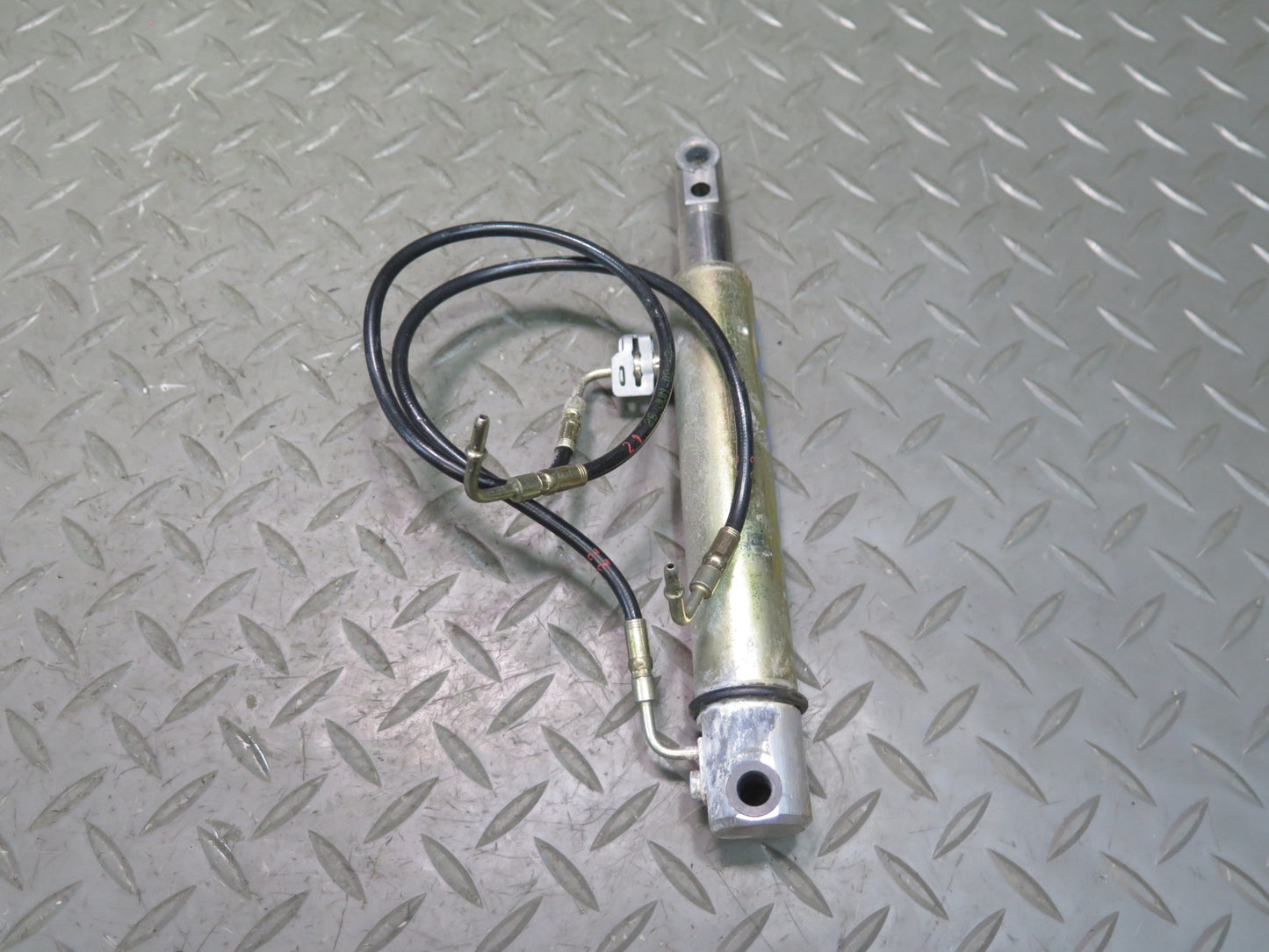 01-06 BMW E46 330ci Convertible Set of 2 TOP Roof Hydraulic Cylinder w Hose OEM