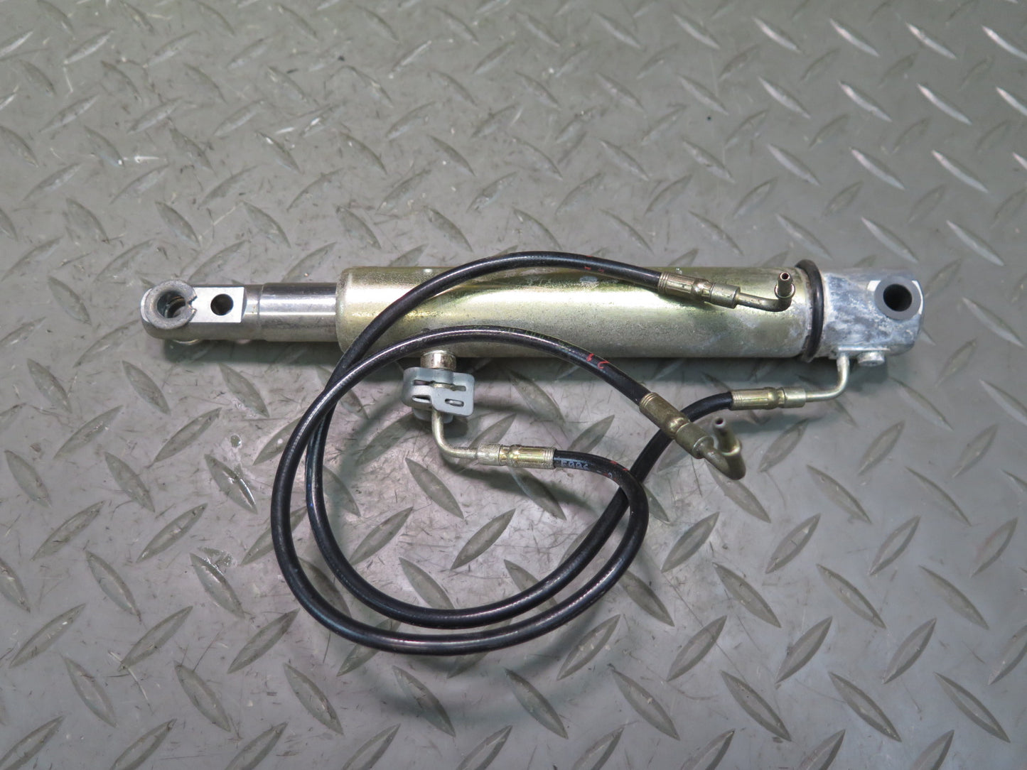 01-06 BMW E46 330ci Convertible Set of 2 TOP Roof Hydraulic Cylinder w Hose OEM