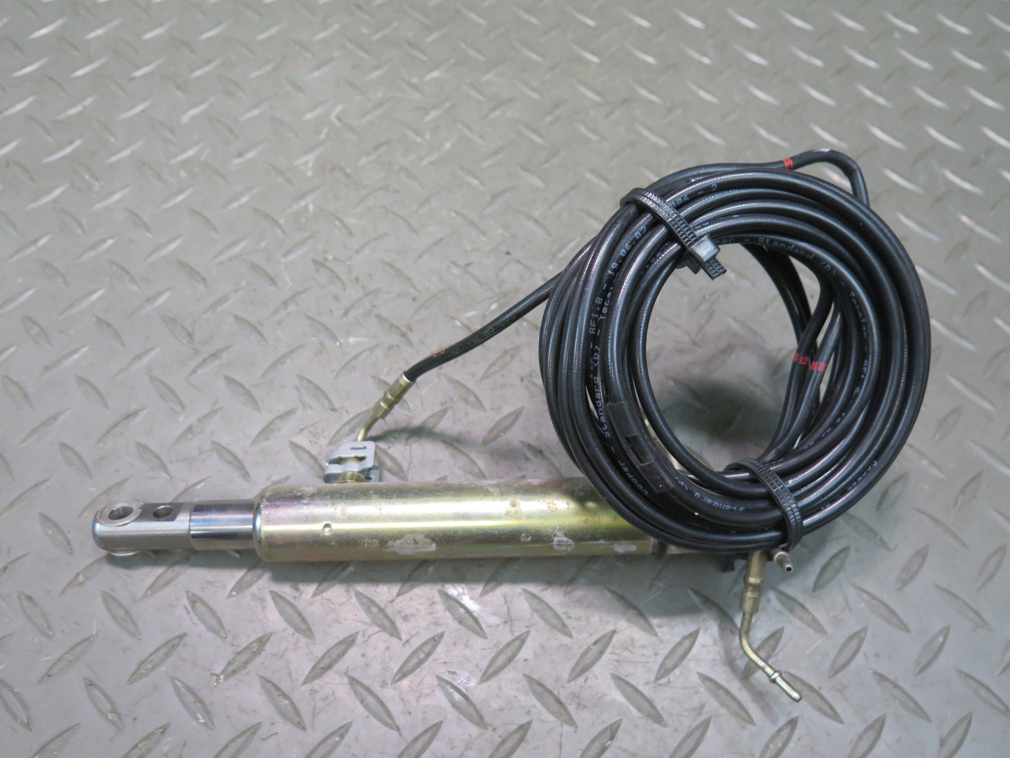 01-06 BMW E46 330ci Convertible Set of 2 TOP Roof Hydraulic Cylinder w Hose OEM