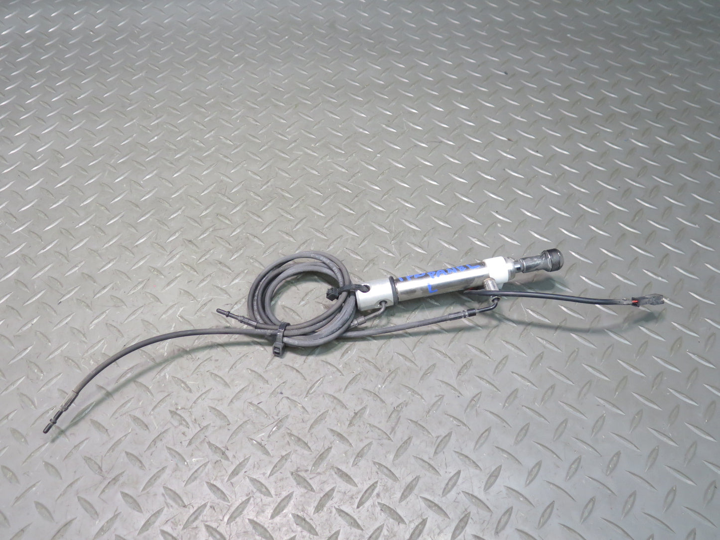 01-06 BMW E46 330ci Convertible TOP Roof Left & Right Hydraulic Cylinder Set OEM